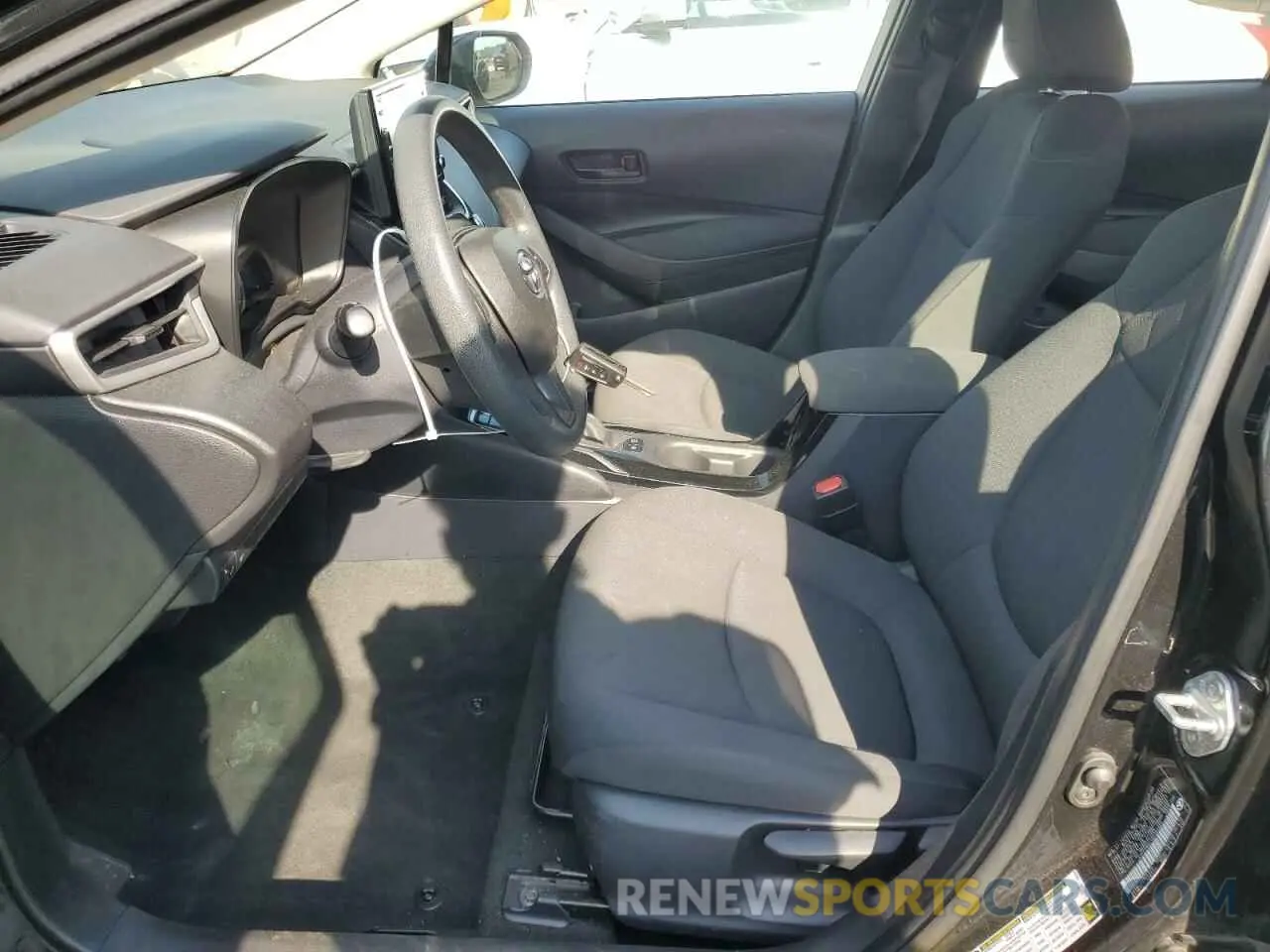 7 Photograph of a damaged car 5YFEPMAE1NP382989 TOYOTA COROLLA 2022