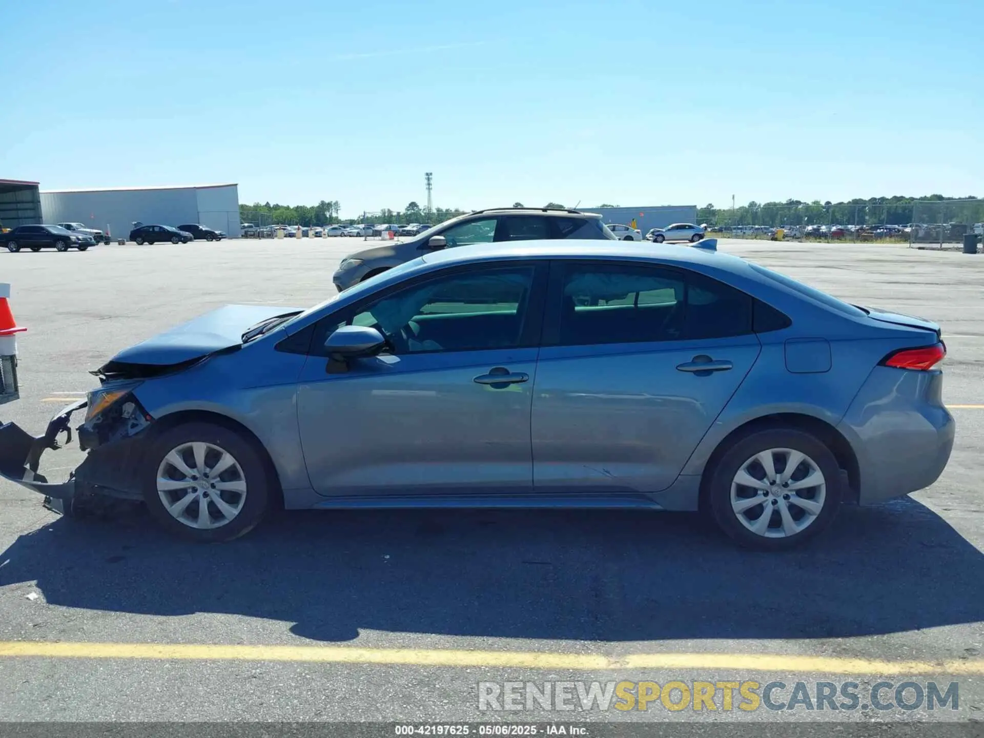 14 Photograph of a damaged car 5YFEPMAE1NP385620 TOYOTA COROLLA 2022