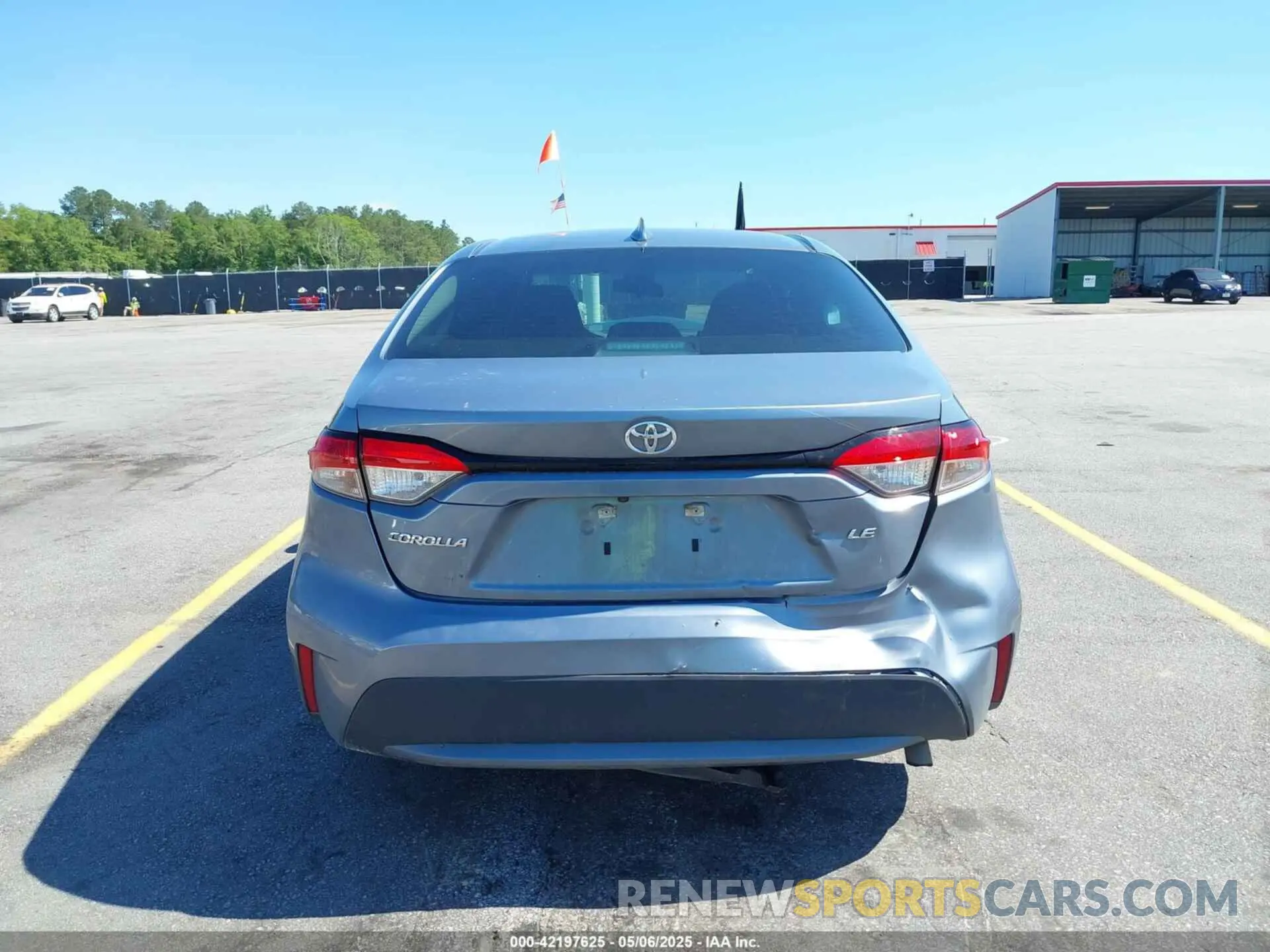 16 Photograph of a damaged car 5YFEPMAE1NP385620 TOYOTA COROLLA 2022