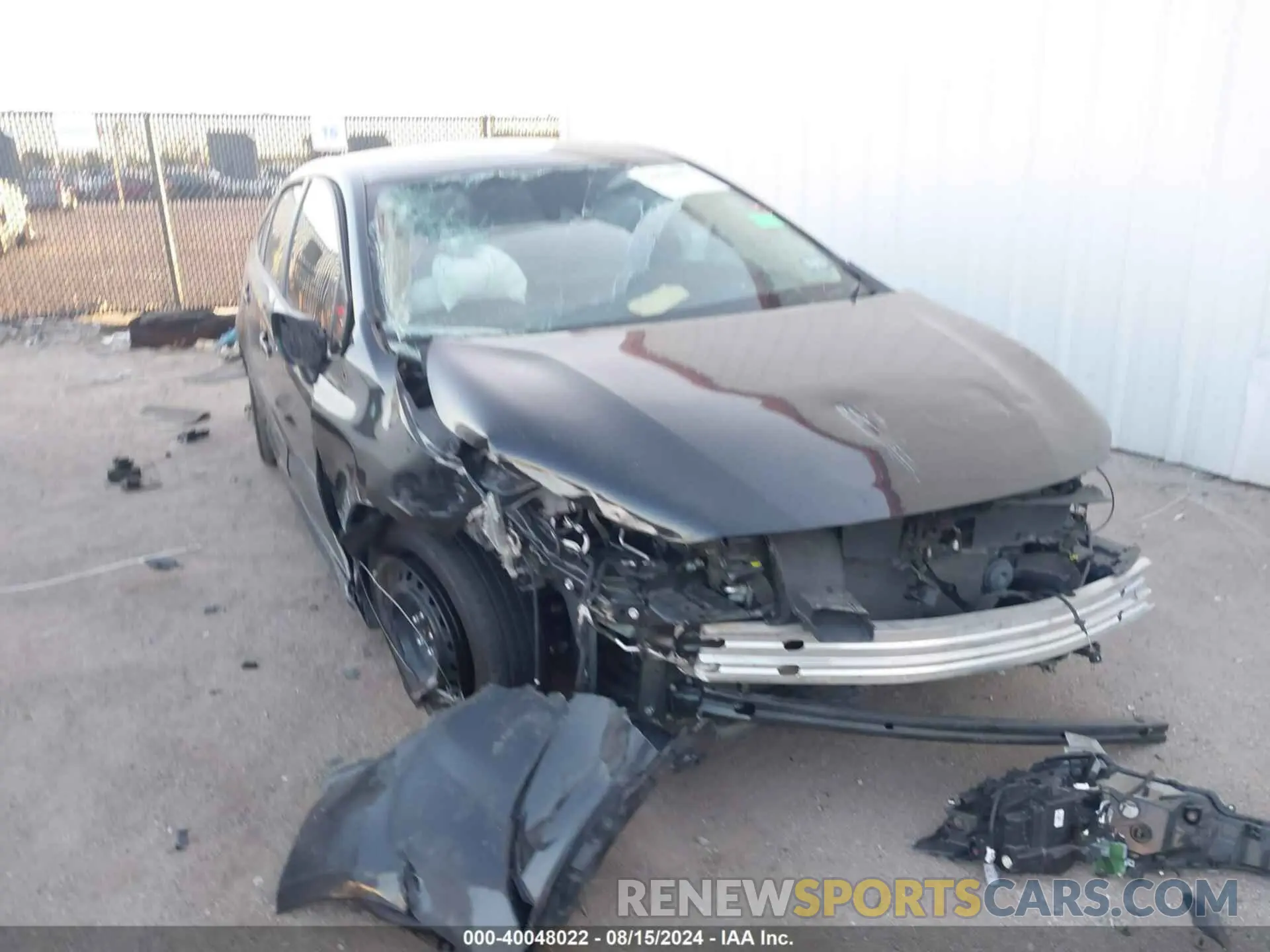 1 Photograph of a damaged car 5YFEPMAE1NP390218 TOYOTA COROLLA 2022
