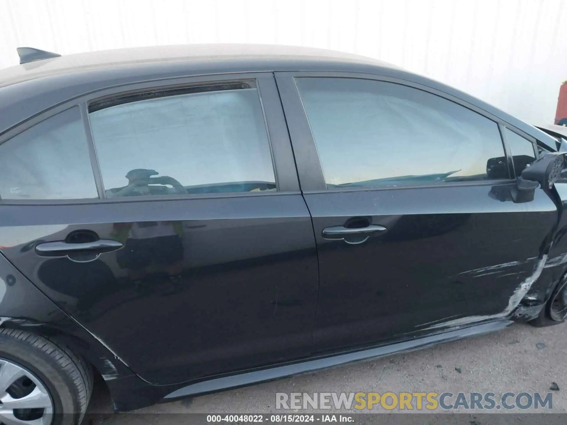 12 Photograph of a damaged car 5YFEPMAE1NP390218 TOYOTA COROLLA 2022