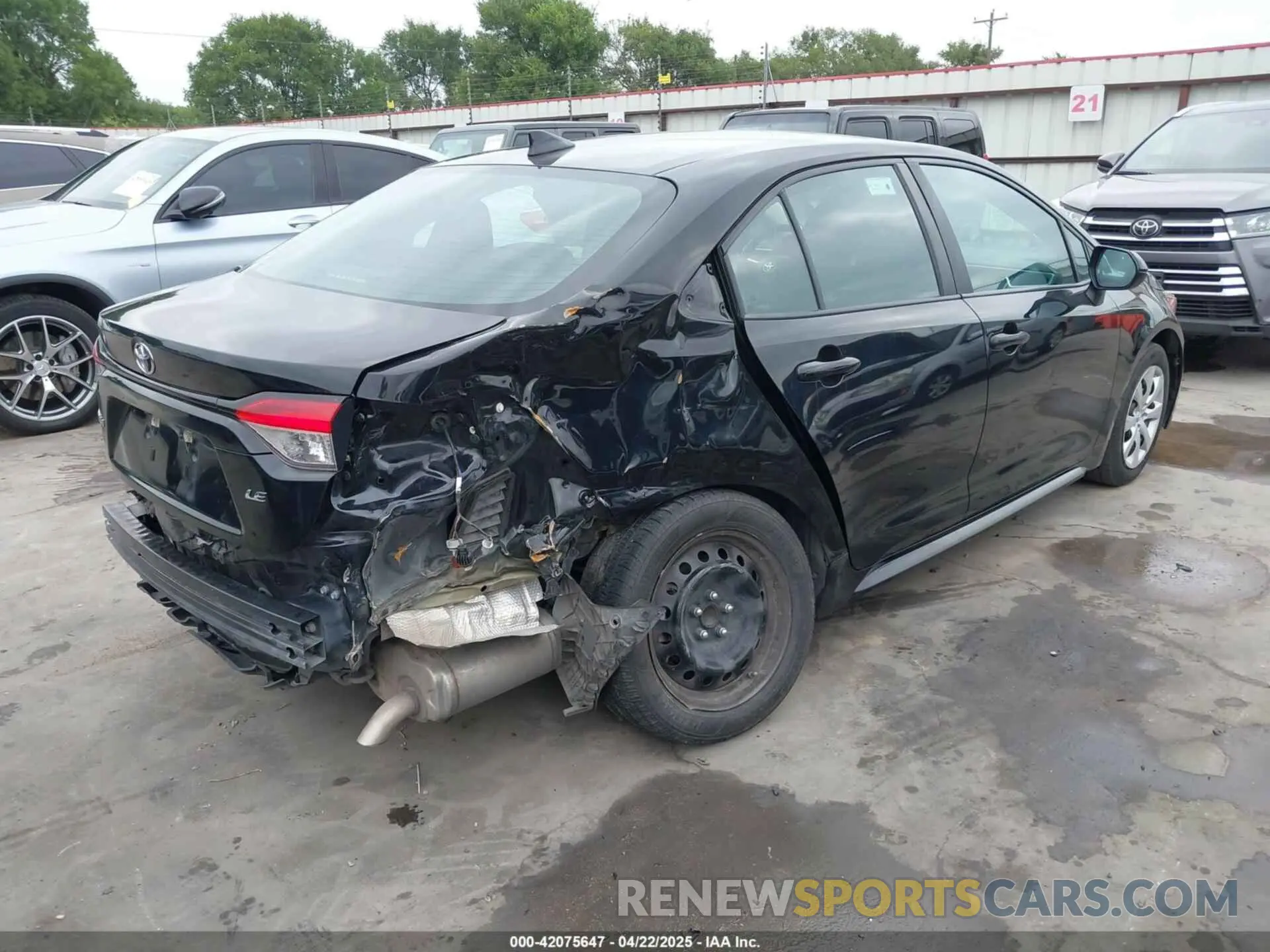 4 Photograph of a damaged car 5YFEPMAE2NP282321 TOYOTA COROLLA 2022