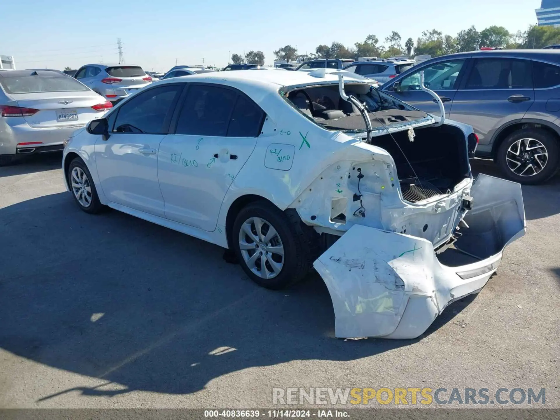 3 Photograph of a damaged car 5YFEPMAE2NP285946 TOYOTA COROLLA 2022