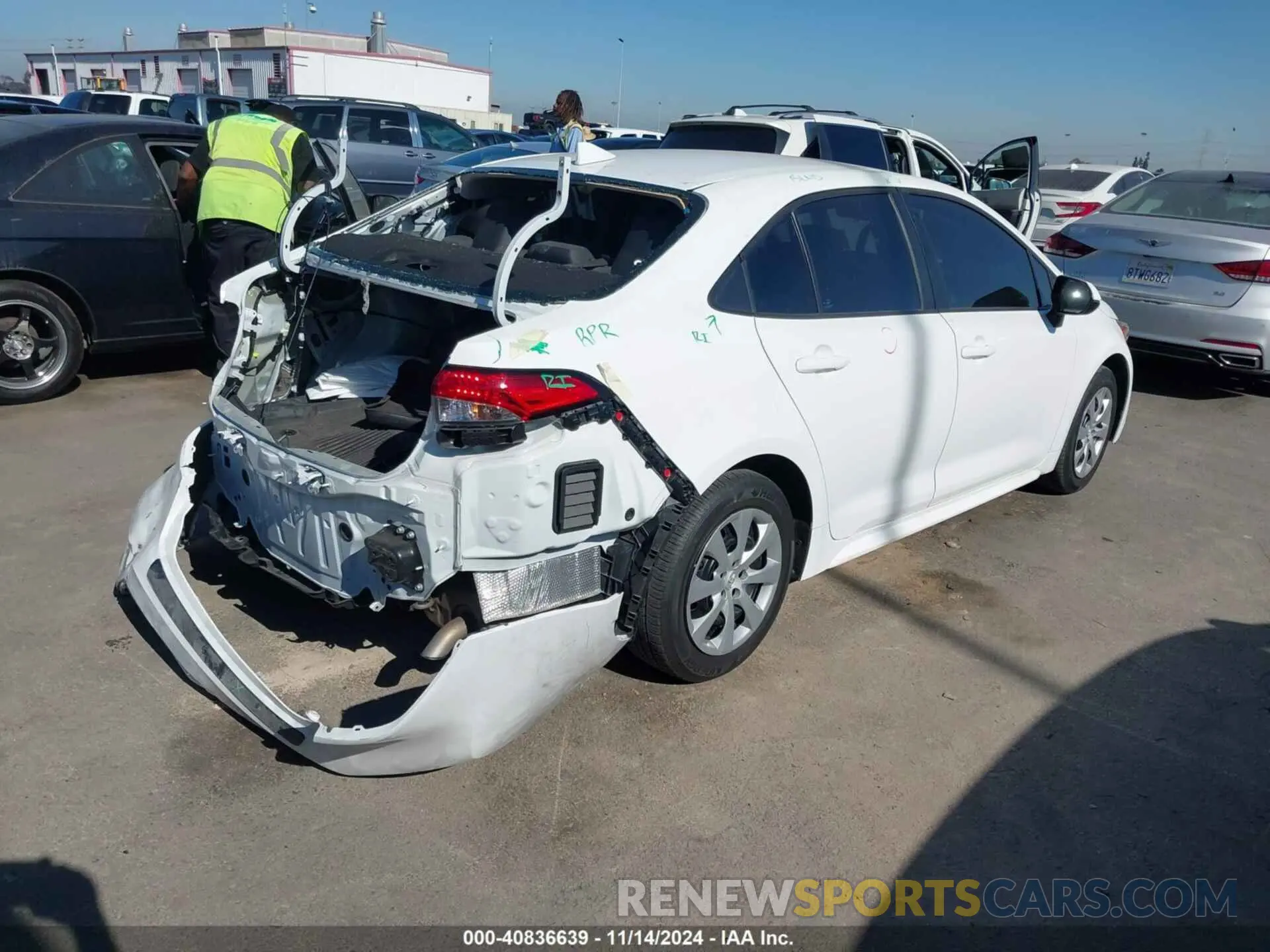 4 Photograph of a damaged car 5YFEPMAE2NP285946 TOYOTA COROLLA 2022