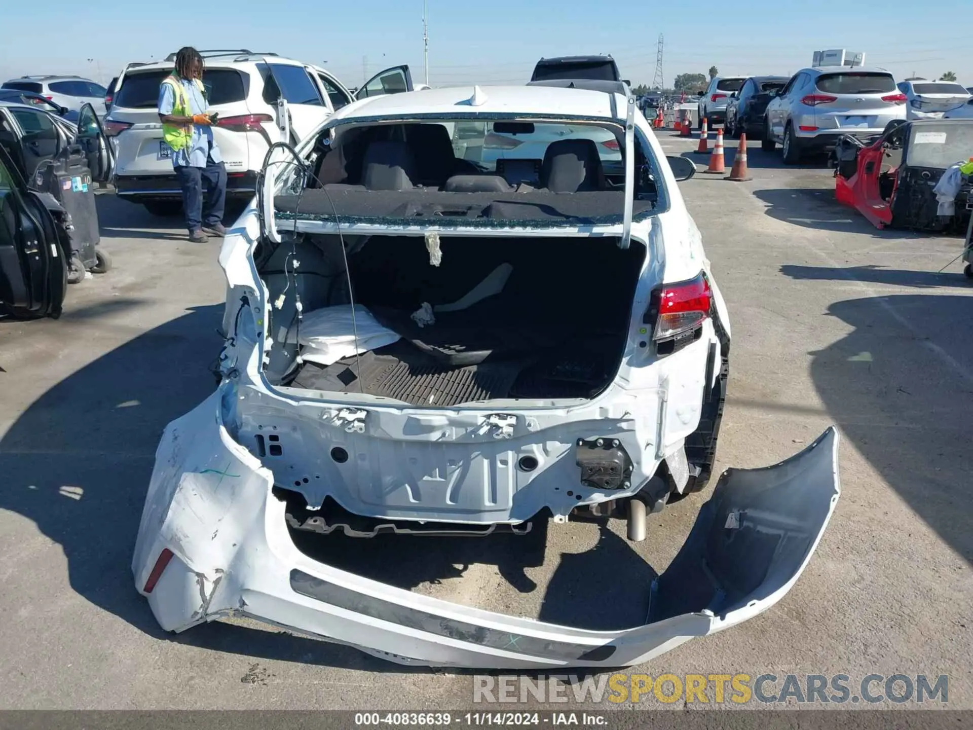 6 Photograph of a damaged car 5YFEPMAE2NP285946 TOYOTA COROLLA 2022