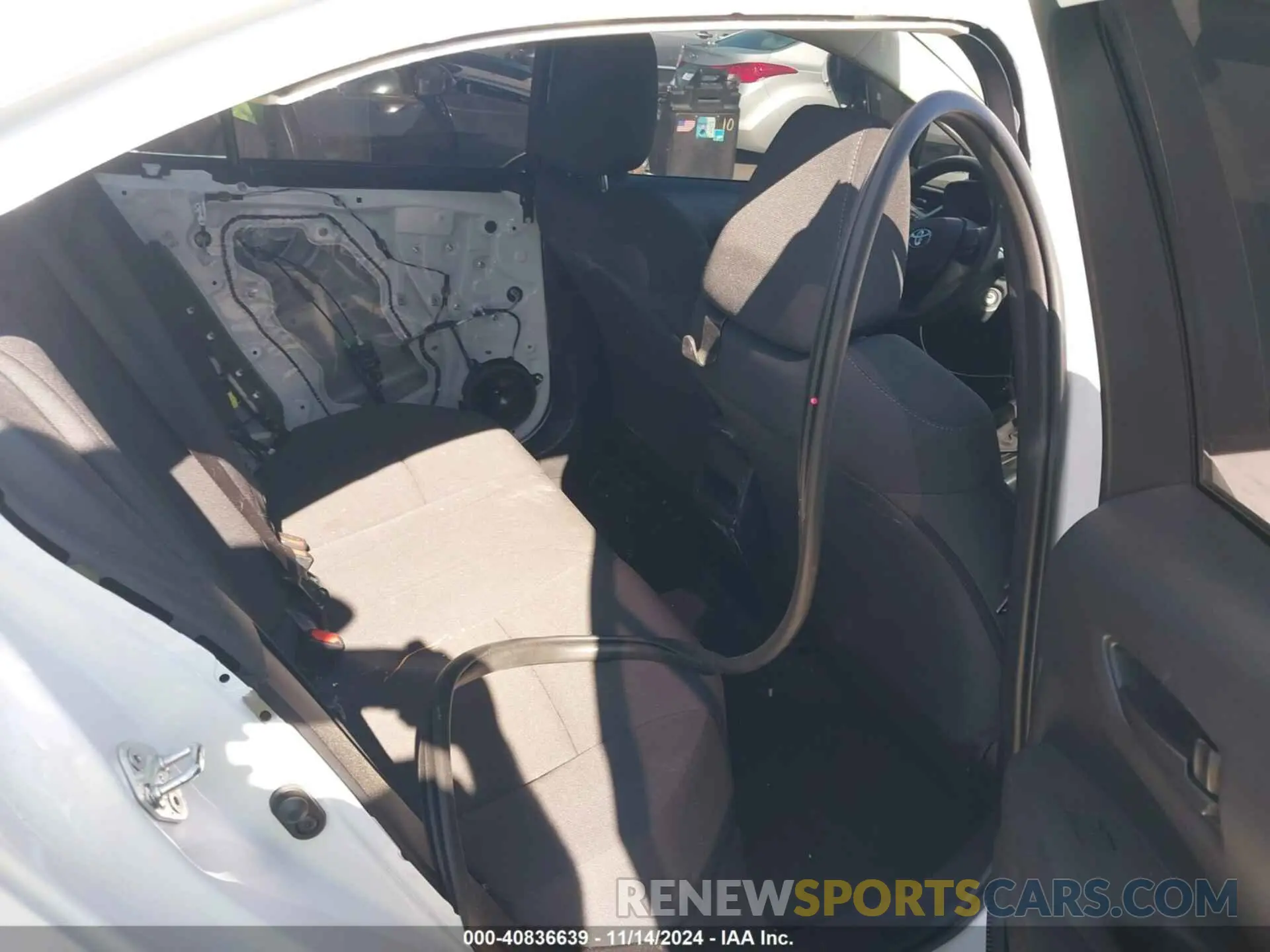 8 Photograph of a damaged car 5YFEPMAE2NP285946 TOYOTA COROLLA 2022