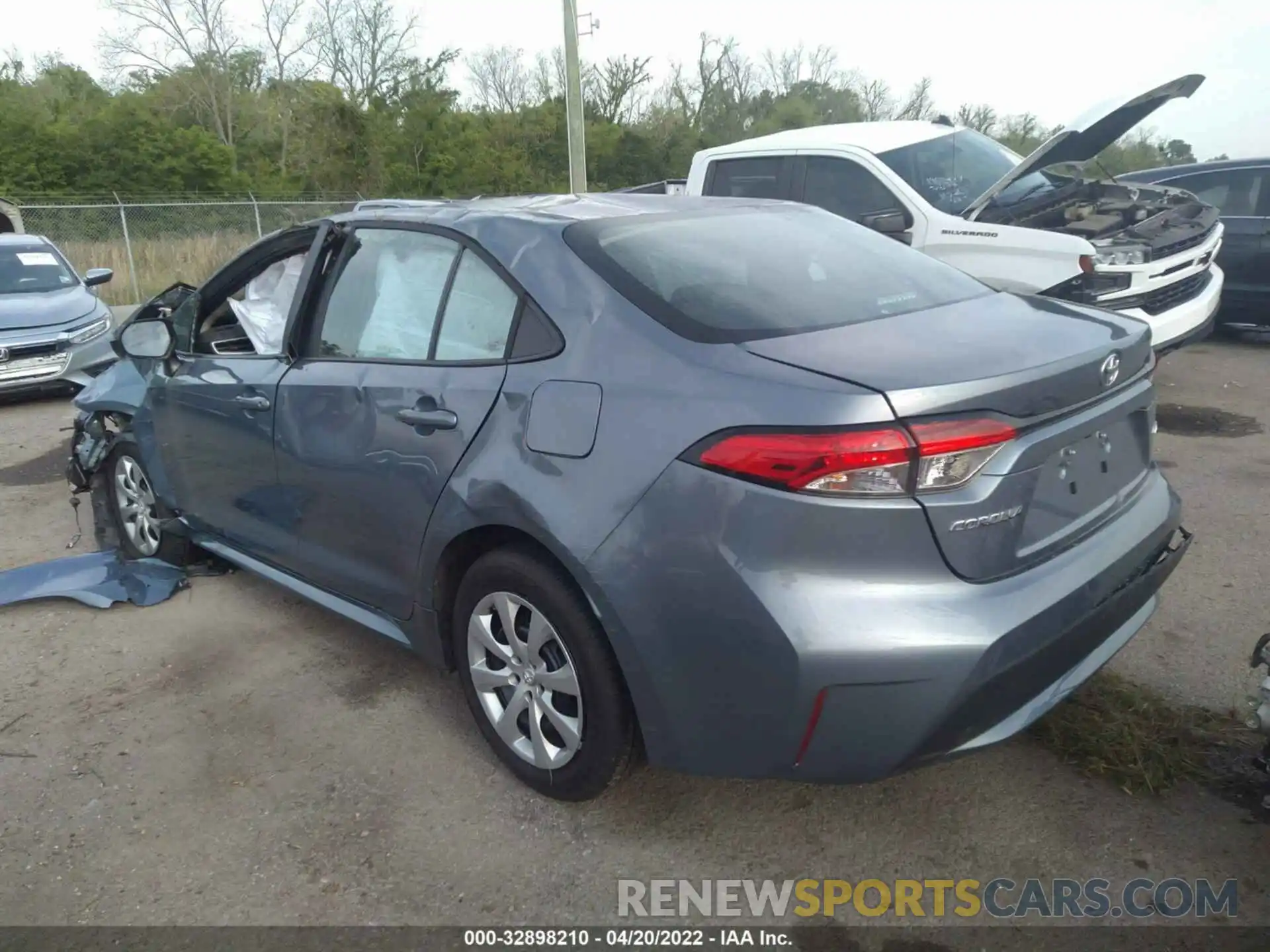 3 Photograph of a damaged car 5YFEPMAE2NP288412 TOYOTA COROLLA 2022