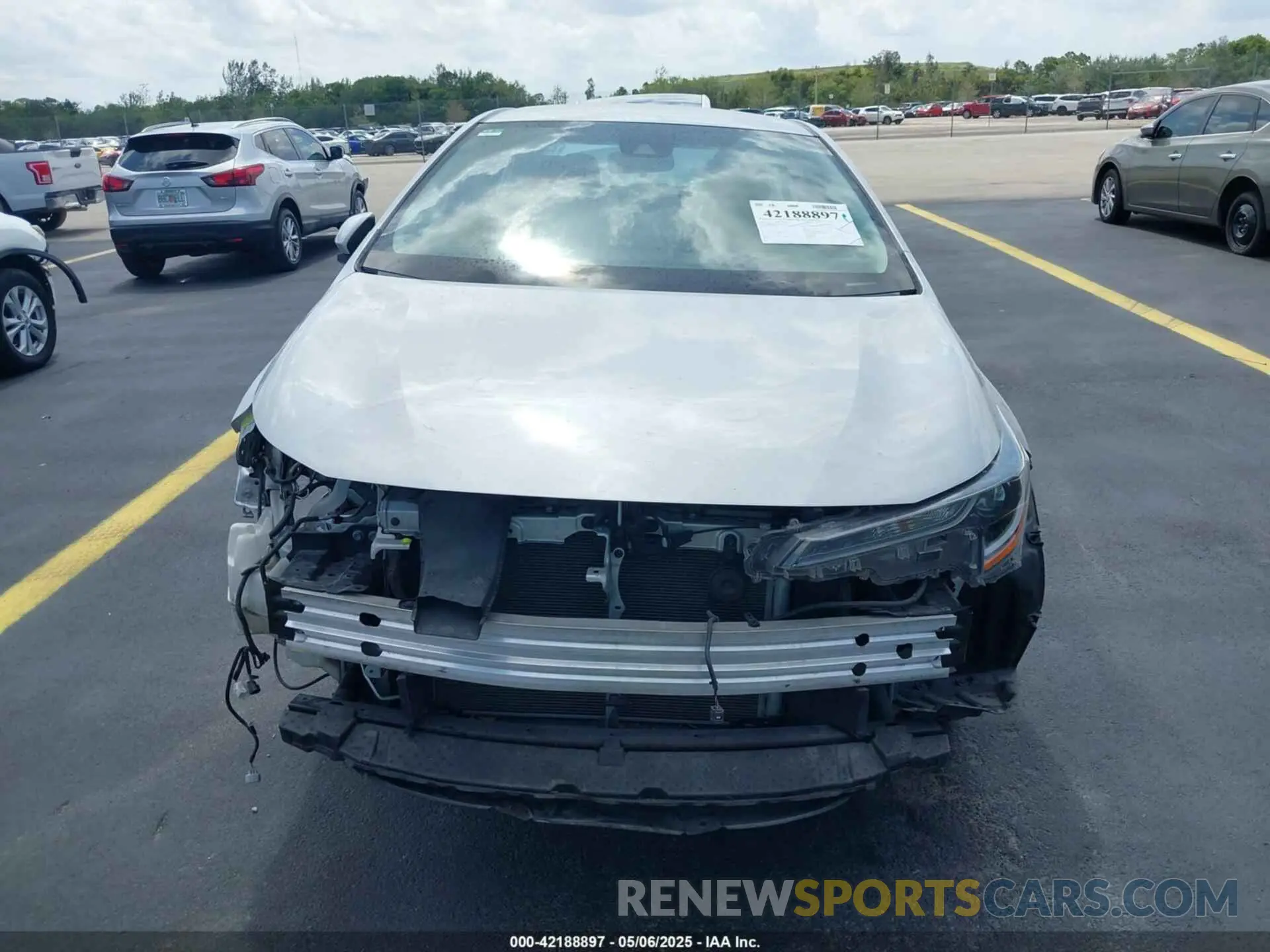 13 Photograph of a damaged car 5YFEPMAE2NP290497 TOYOTA COROLLA 2022