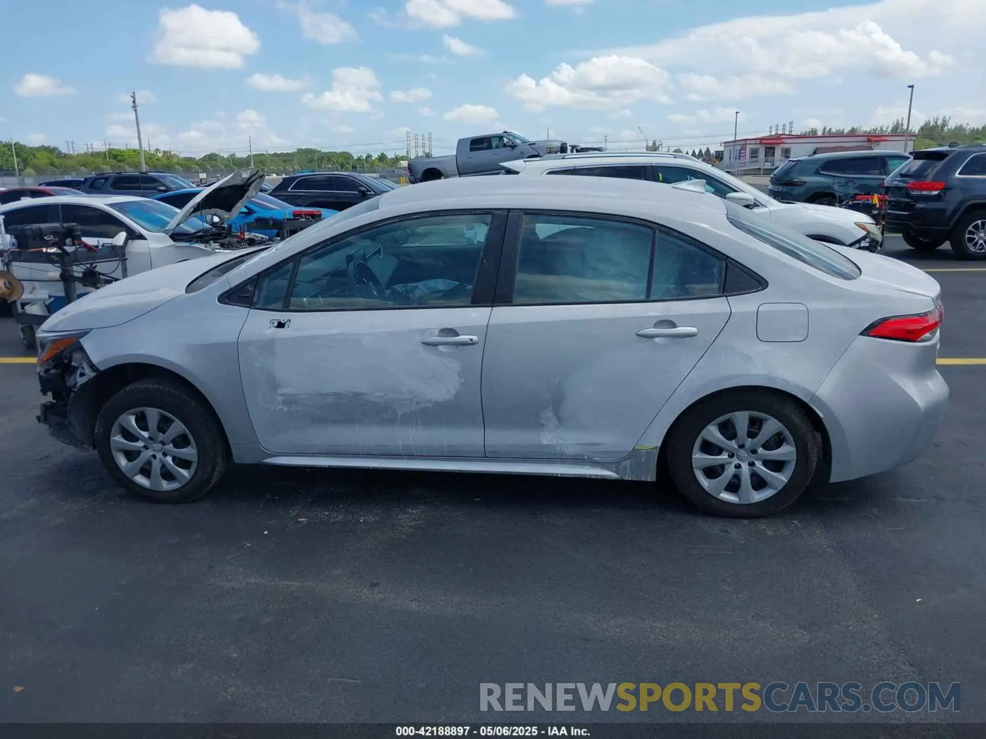 15 Photograph of a damaged car 5YFEPMAE2NP290497 TOYOTA COROLLA 2022