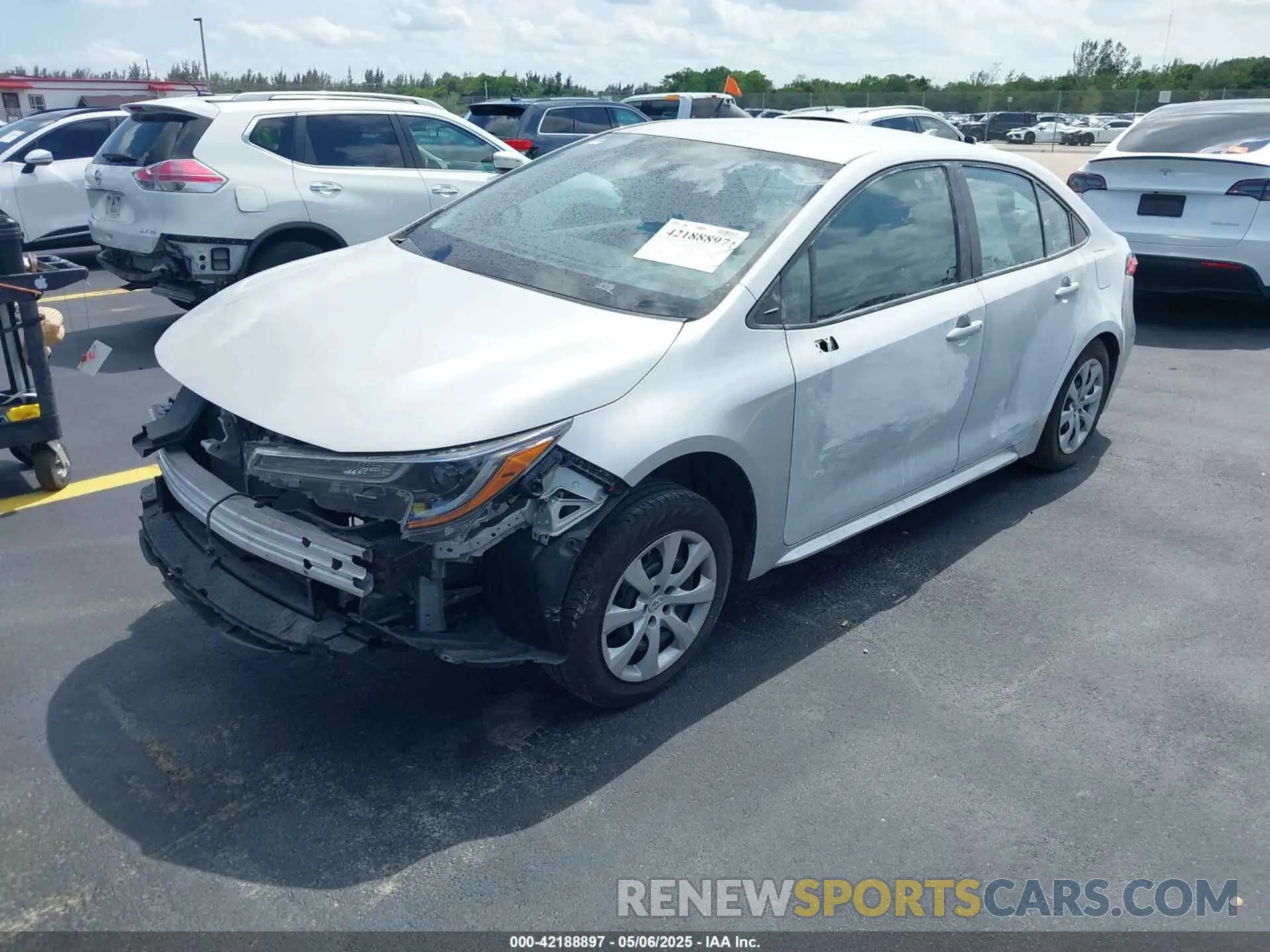 2 Photograph of a damaged car 5YFEPMAE2NP290497 TOYOTA COROLLA 2022