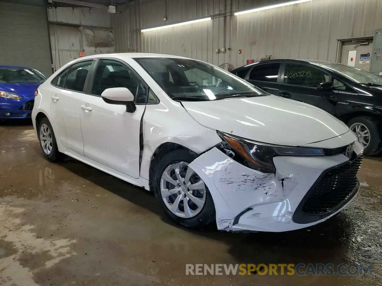 4 Photograph of a damaged car 5YFEPMAE2NP298812 TOYOTA COROLLA 2022