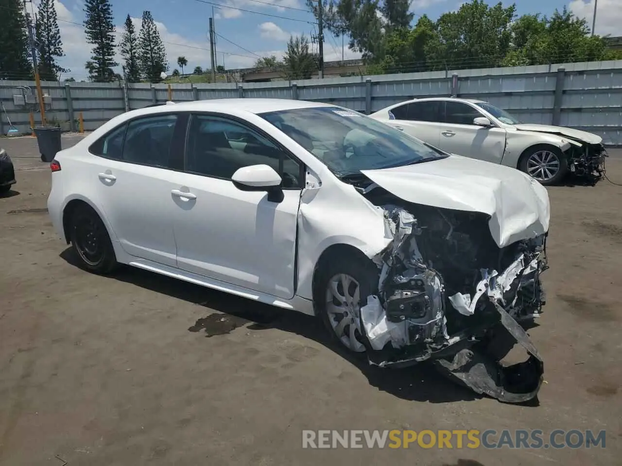 4 Photograph of a damaged car 5YFEPMAE2NP307928 TOYOTA COROLLA 2022