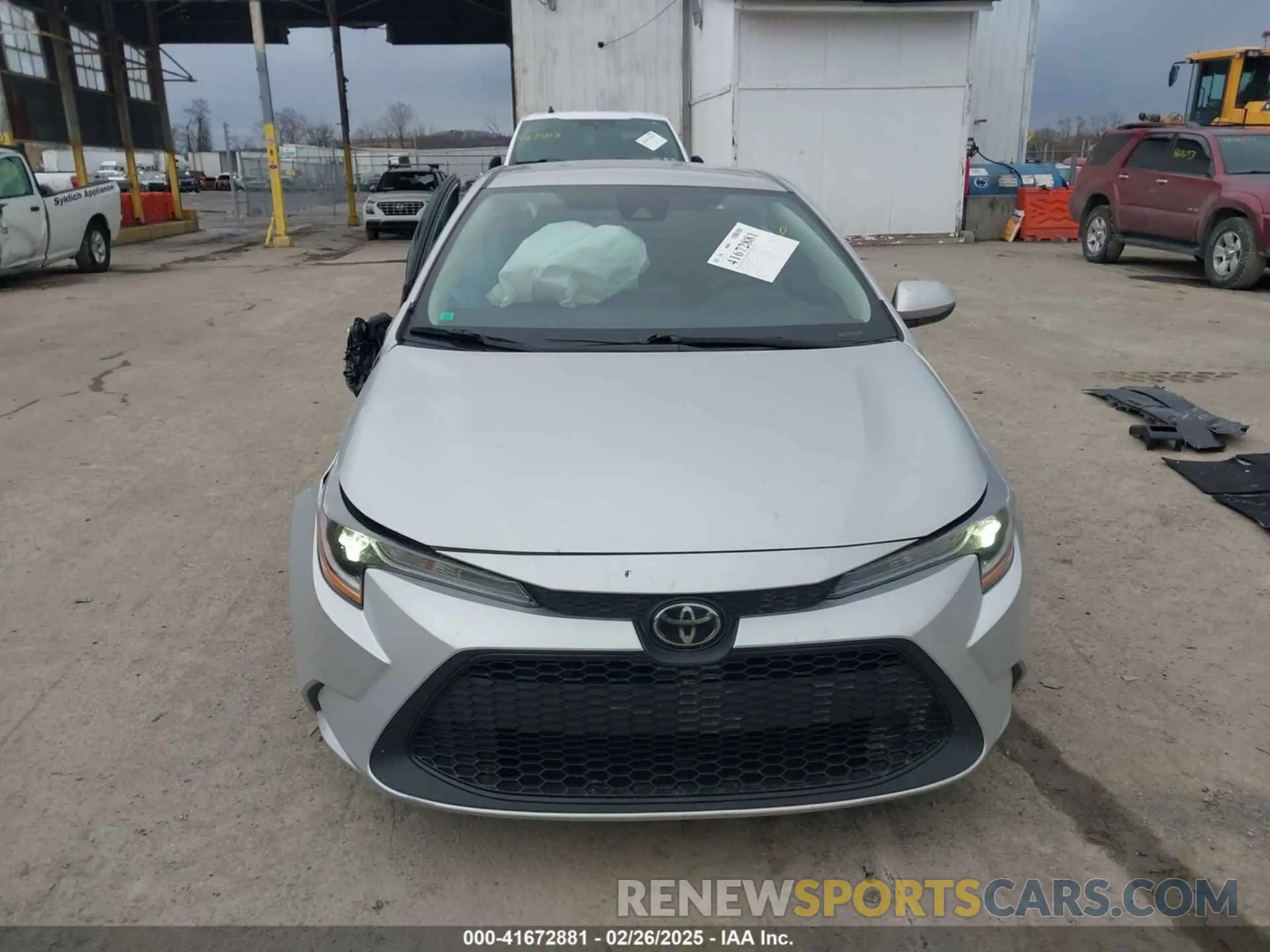 12 Photograph of a damaged car 5YFEPMAE2NP327306 TOYOTA COROLLA 2022