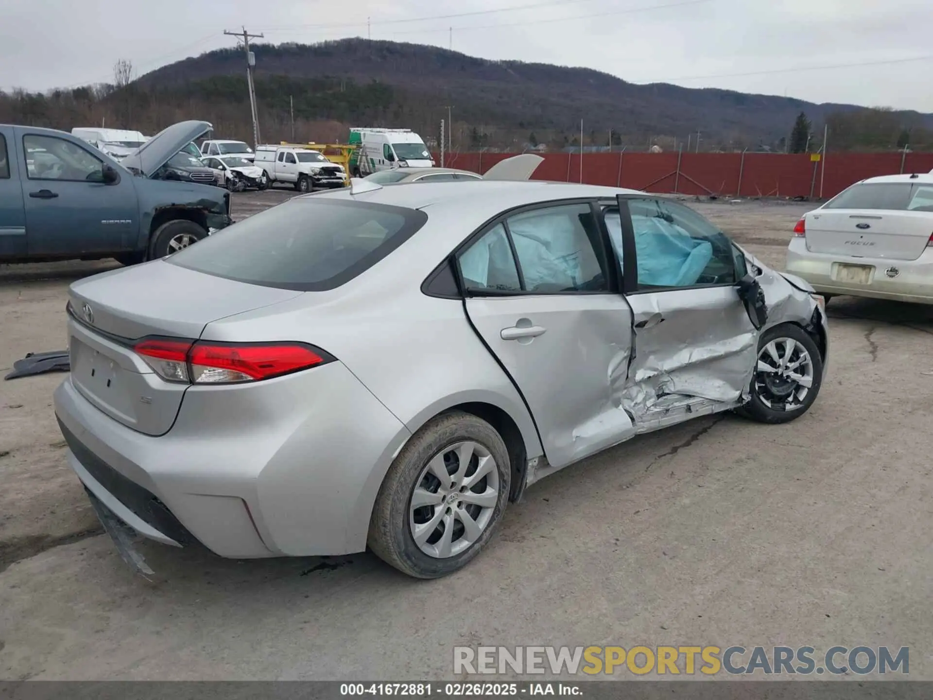 4 Photograph of a damaged car 5YFEPMAE2NP327306 TOYOTA COROLLA 2022