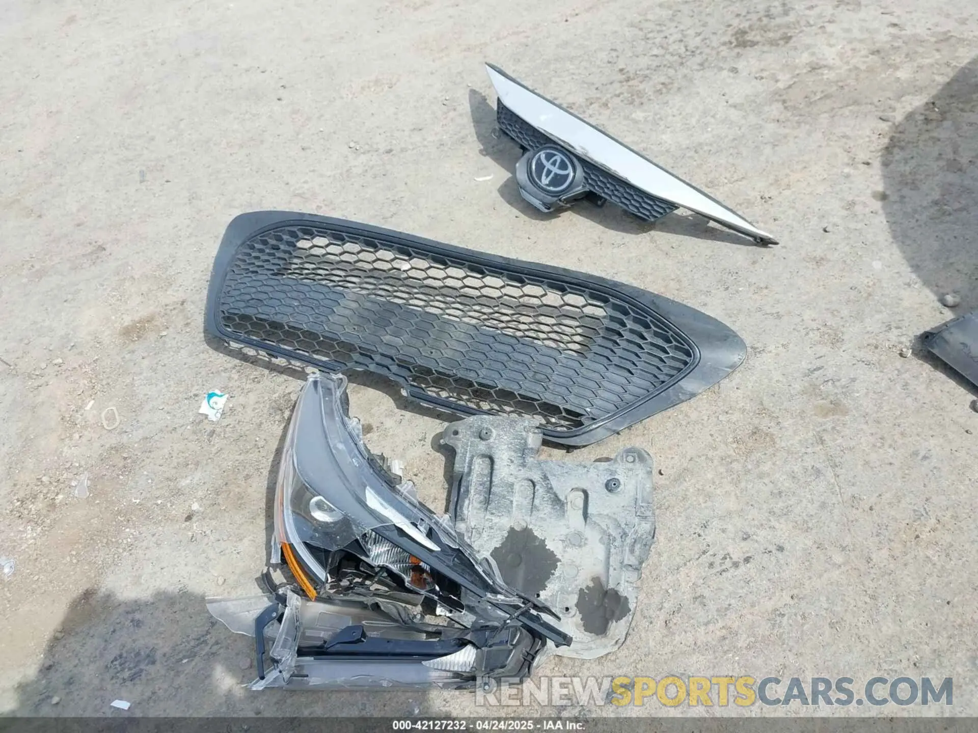 12 Photograph of a damaged car 5YFEPMAE2NP338709 TOYOTA COROLLA 2022