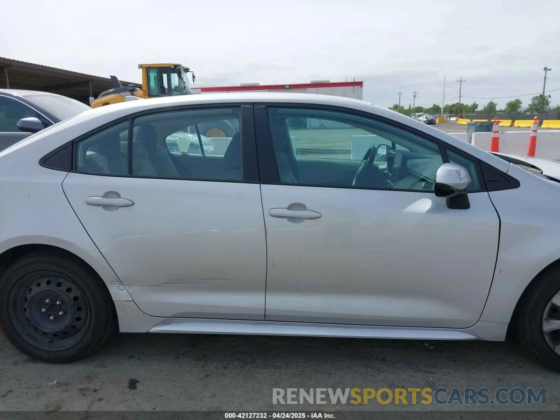 14 Photograph of a damaged car 5YFEPMAE2NP338709 TOYOTA COROLLA 2022