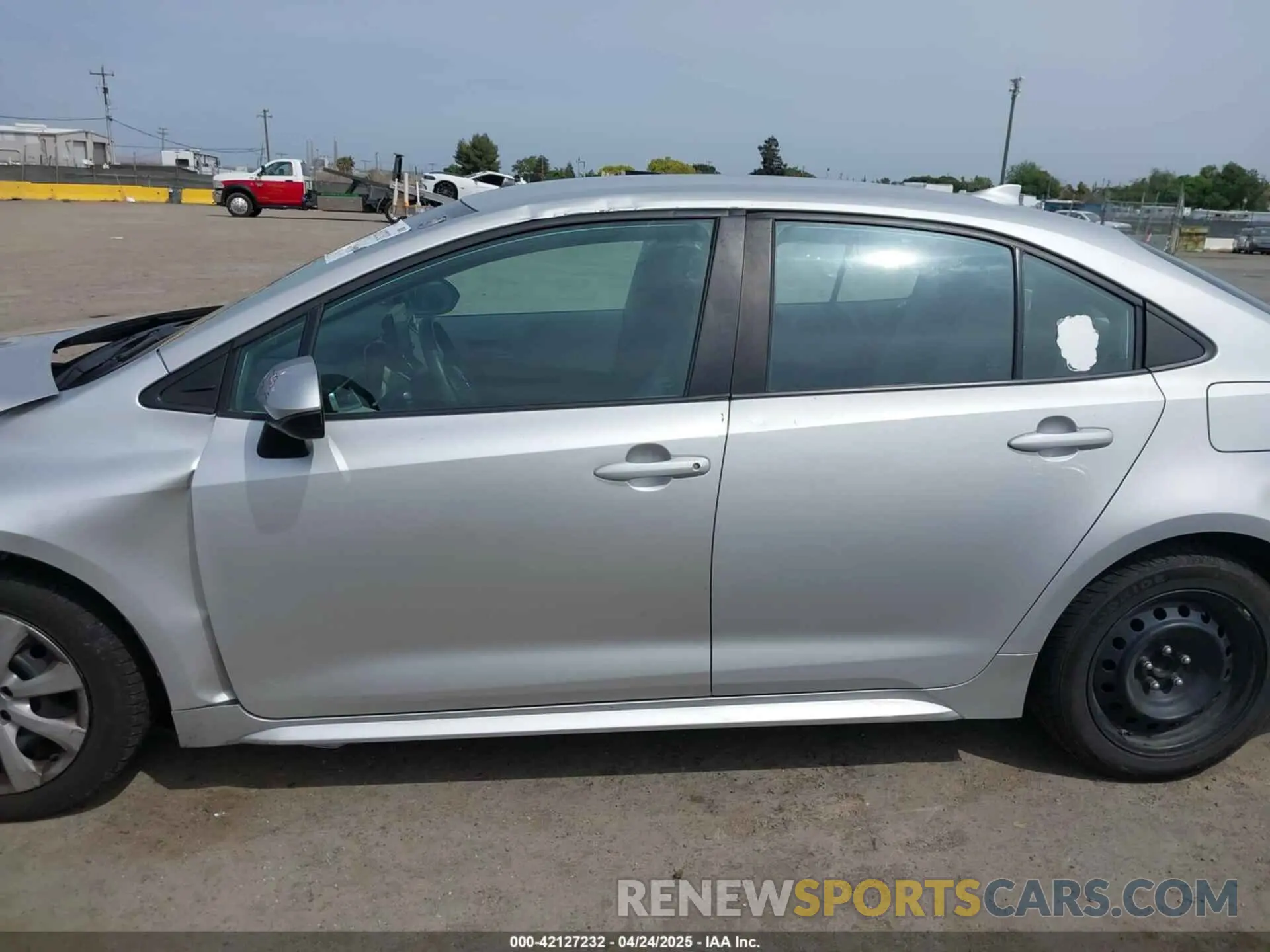 15 Photograph of a damaged car 5YFEPMAE2NP338709 TOYOTA COROLLA 2022
