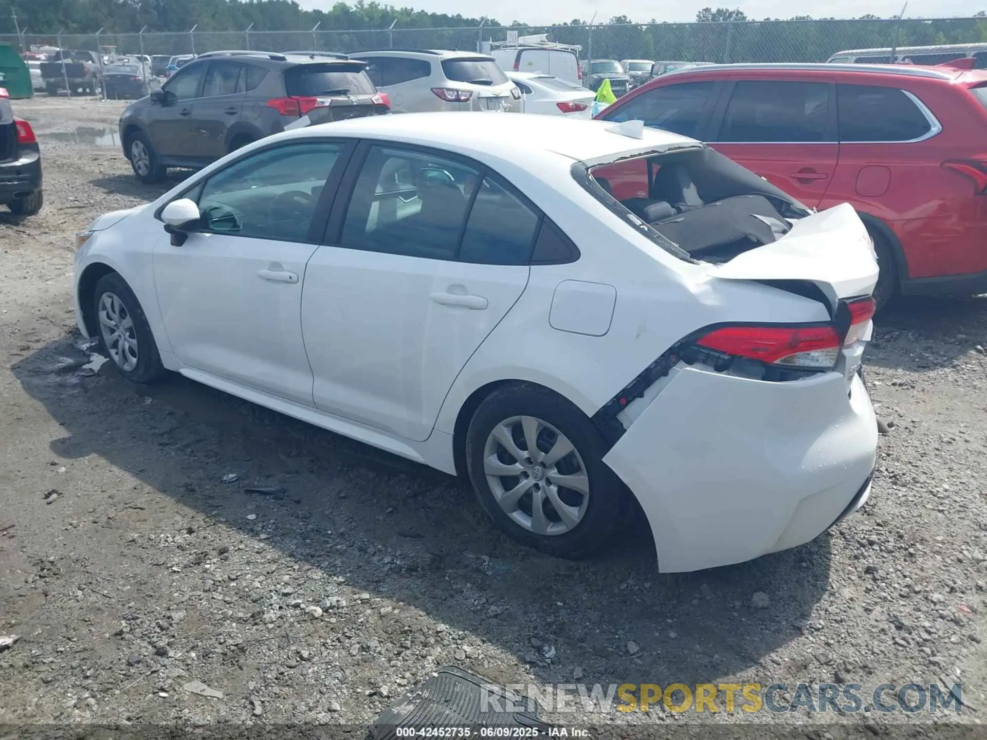 3 Photograph of a damaged car 5YFEPMAE2NP342372 TOYOTA COROLLA 2022