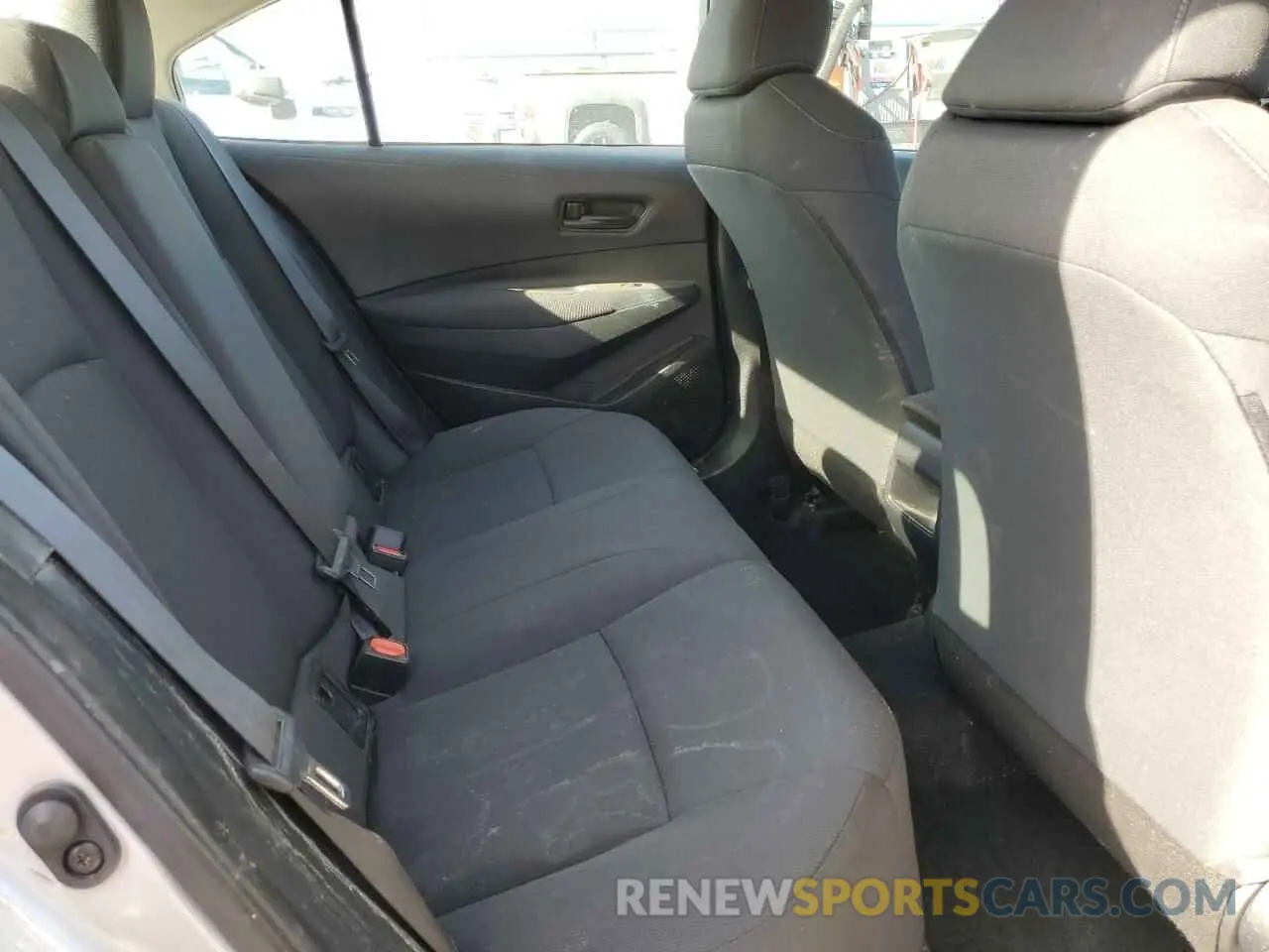 10 Photograph of a damaged car 5YFEPMAE2NP347118 TOYOTA COROLLA 2022