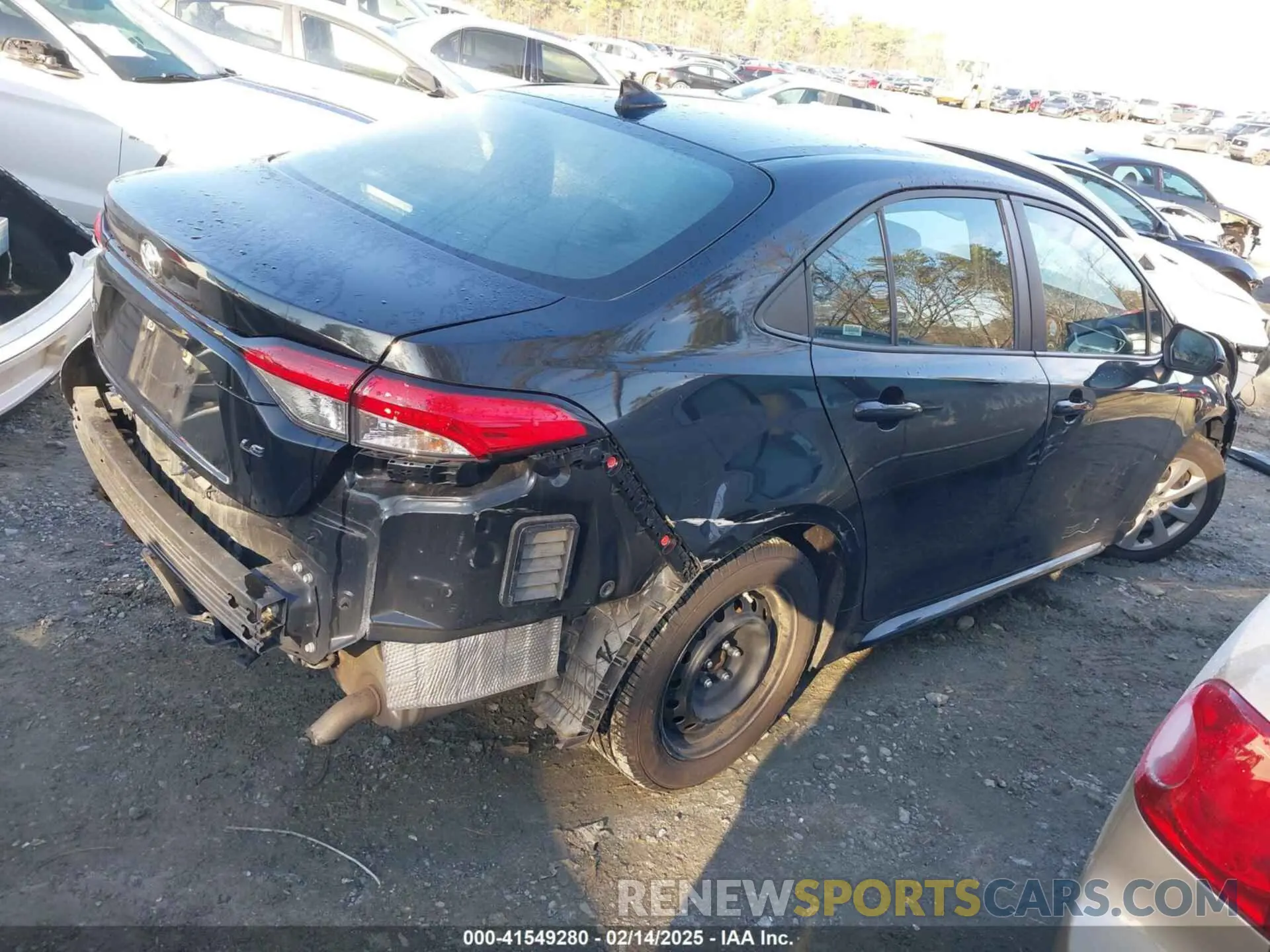 4 Photograph of a damaged car 5YFEPMAE2NP356904 TOYOTA COROLLA 2022