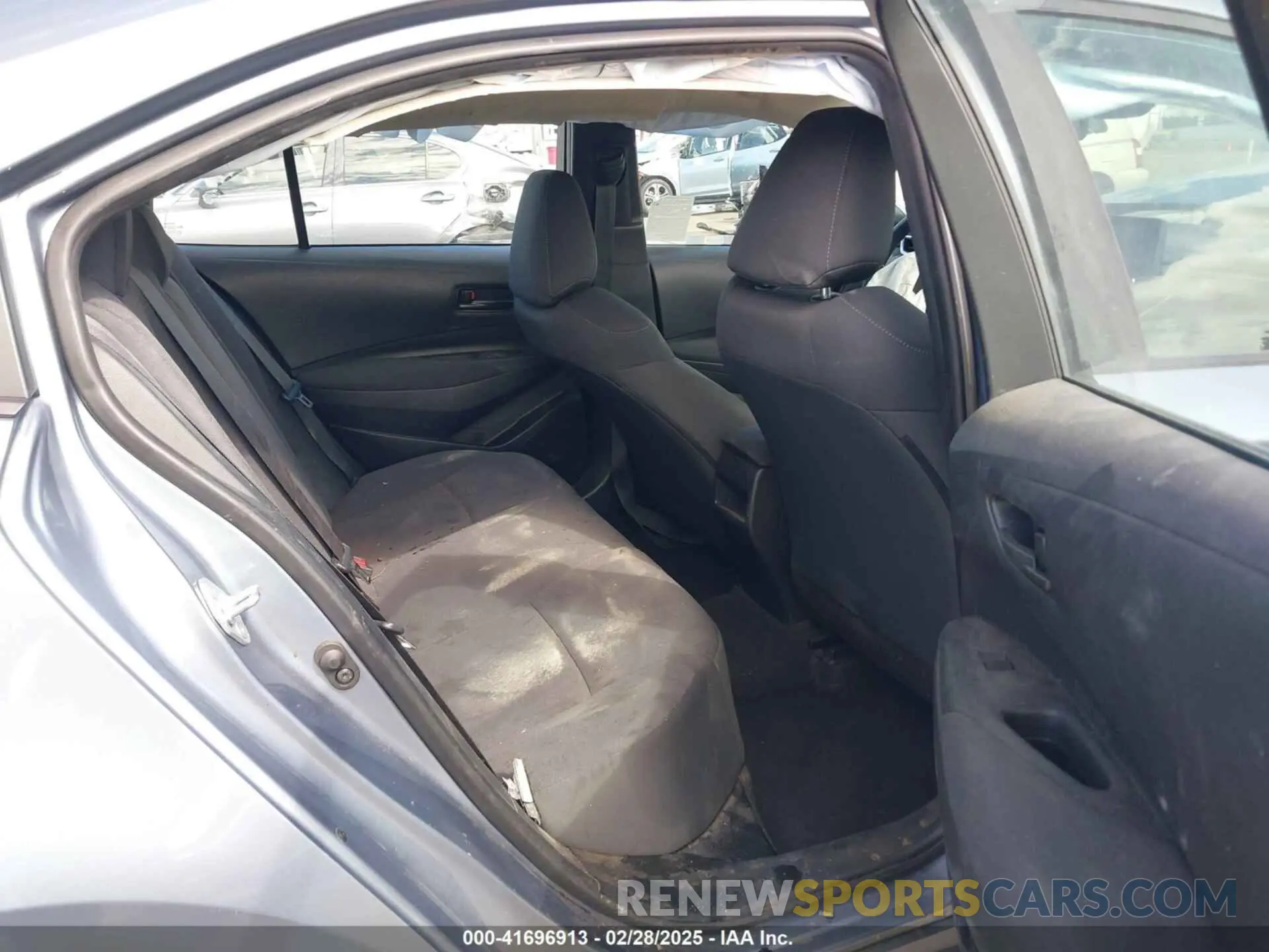 8 Photograph of a damaged car 5YFEPMAE2NP357096 TOYOTA COROLLA 2022