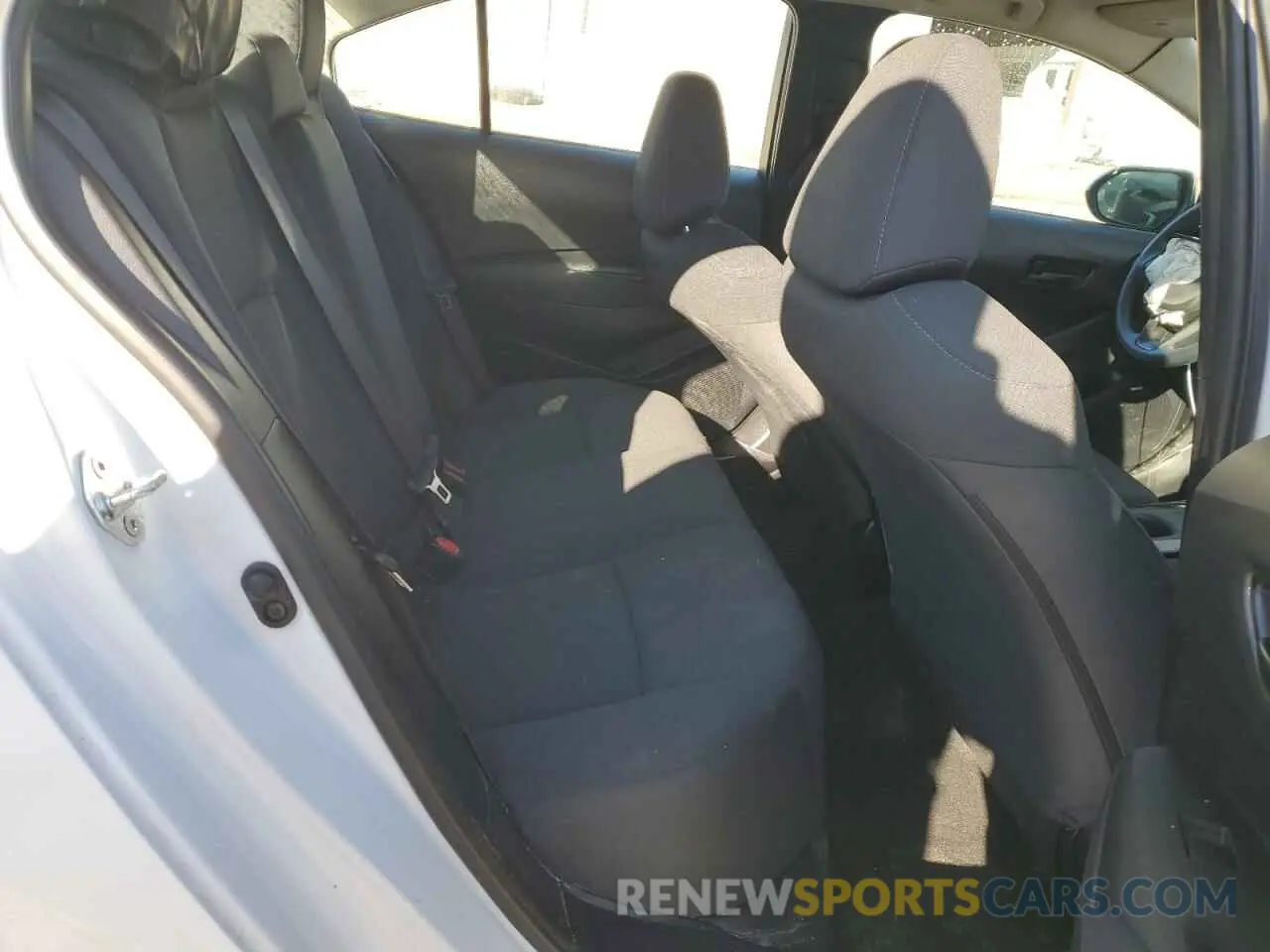 10 Photograph of a damaged car 5YFEPMAE2NP367305 TOYOTA COROLLA 2022