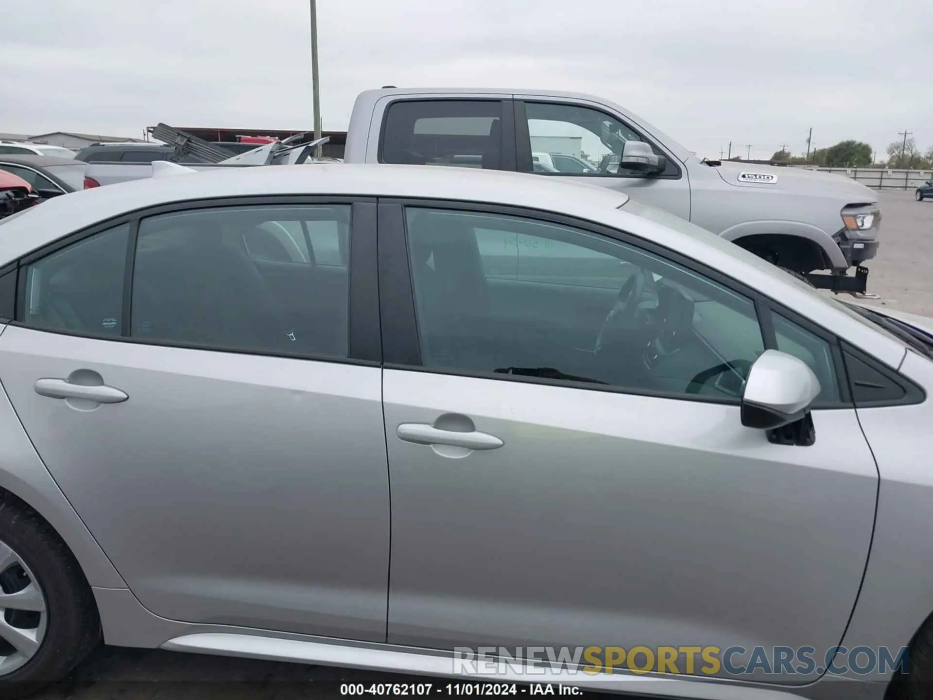 13 Photograph of a damaged car 5YFEPMAE2NP370303 TOYOTA COROLLA 2022
