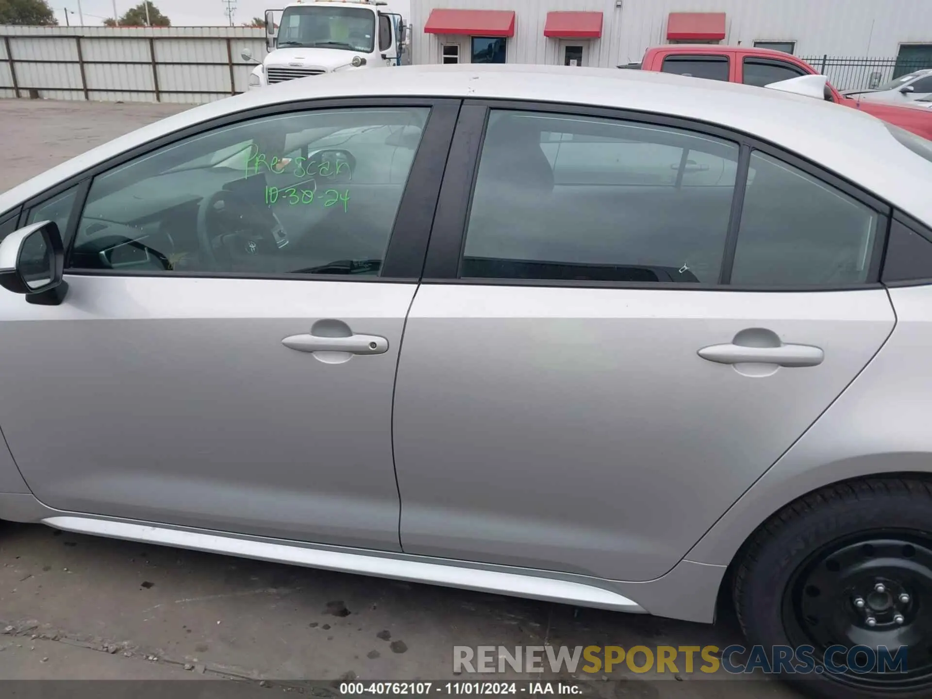 14 Photograph of a damaged car 5YFEPMAE2NP370303 TOYOTA COROLLA 2022