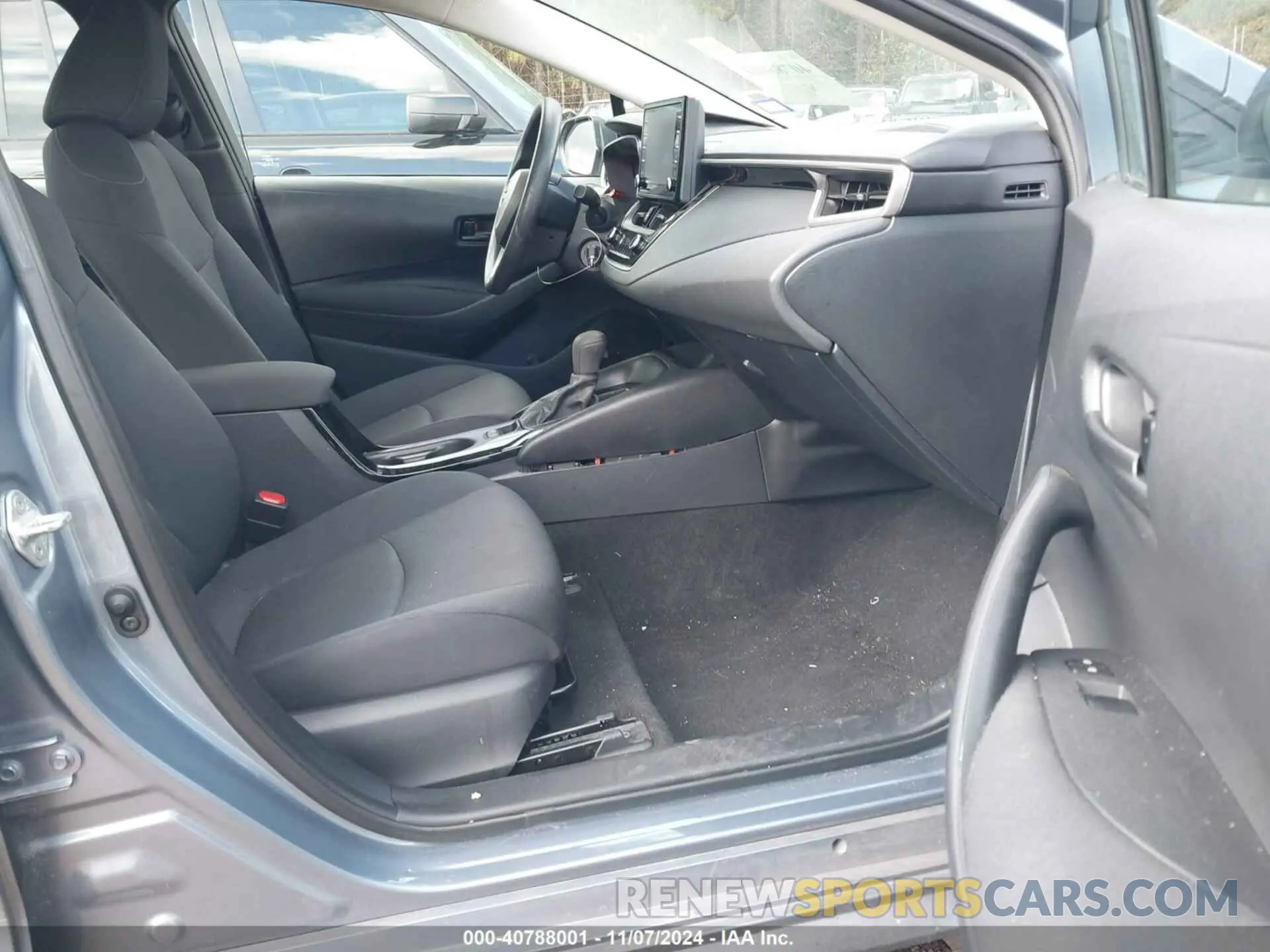 5 Photograph of a damaged car 5YFEPMAE2NP378689 TOYOTA COROLLA 2022
