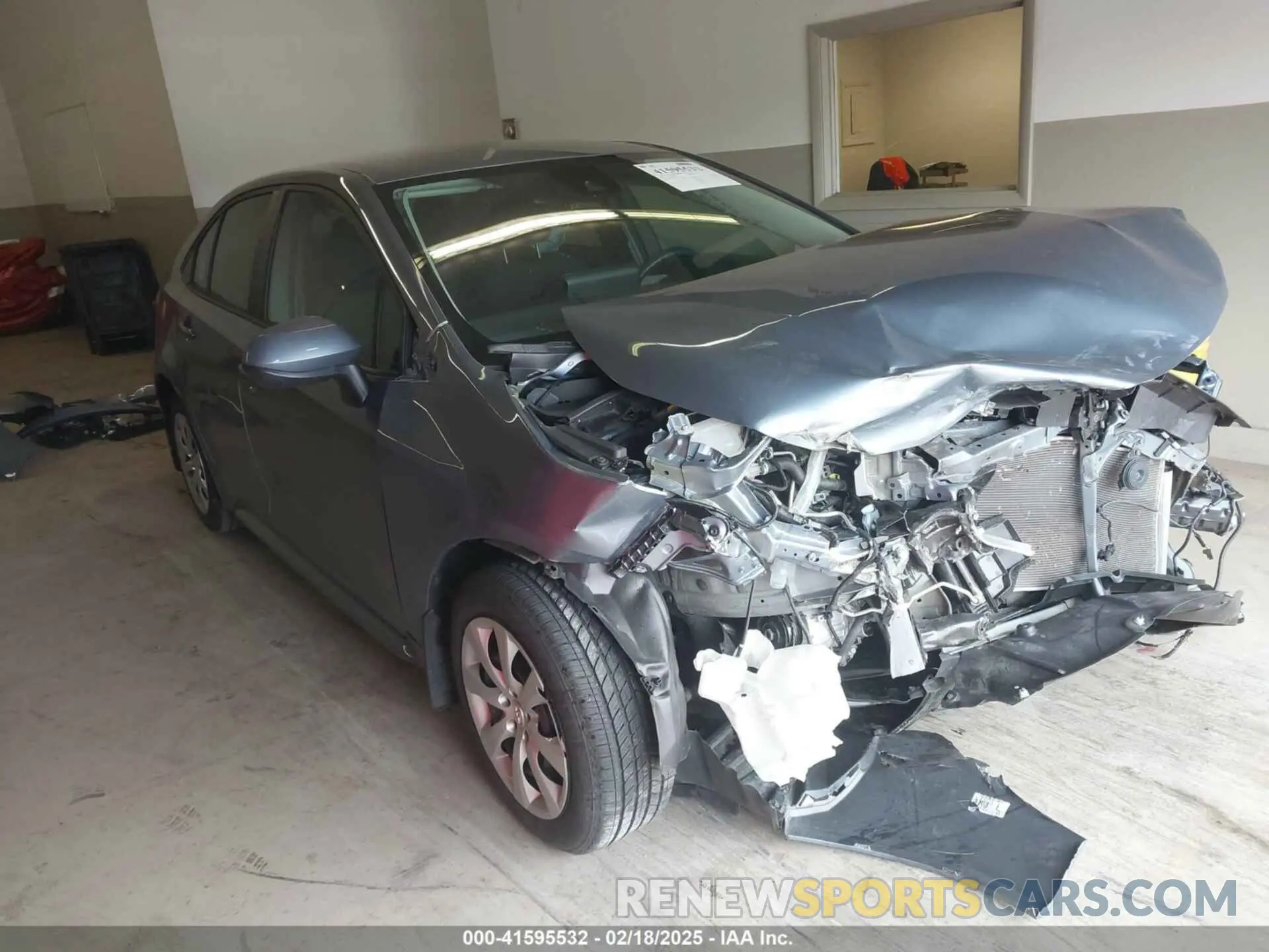 1 Photograph of a damaged car 5YFEPMAE2NP383911 TOYOTA COROLLA 2022