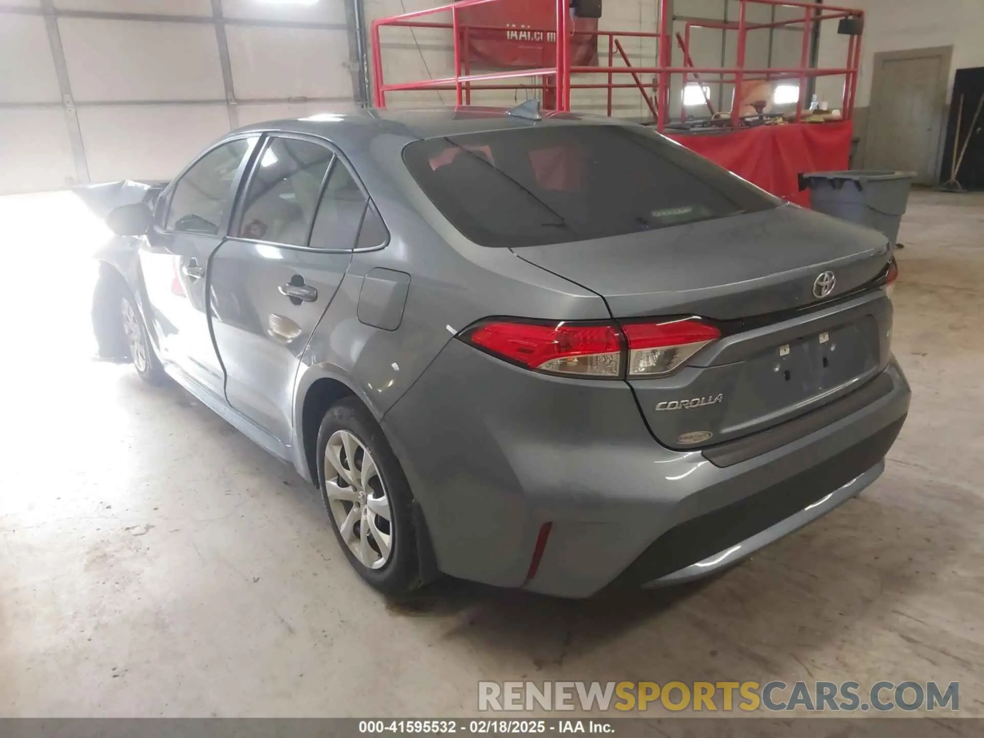 3 Photograph of a damaged car 5YFEPMAE2NP383911 TOYOTA COROLLA 2022