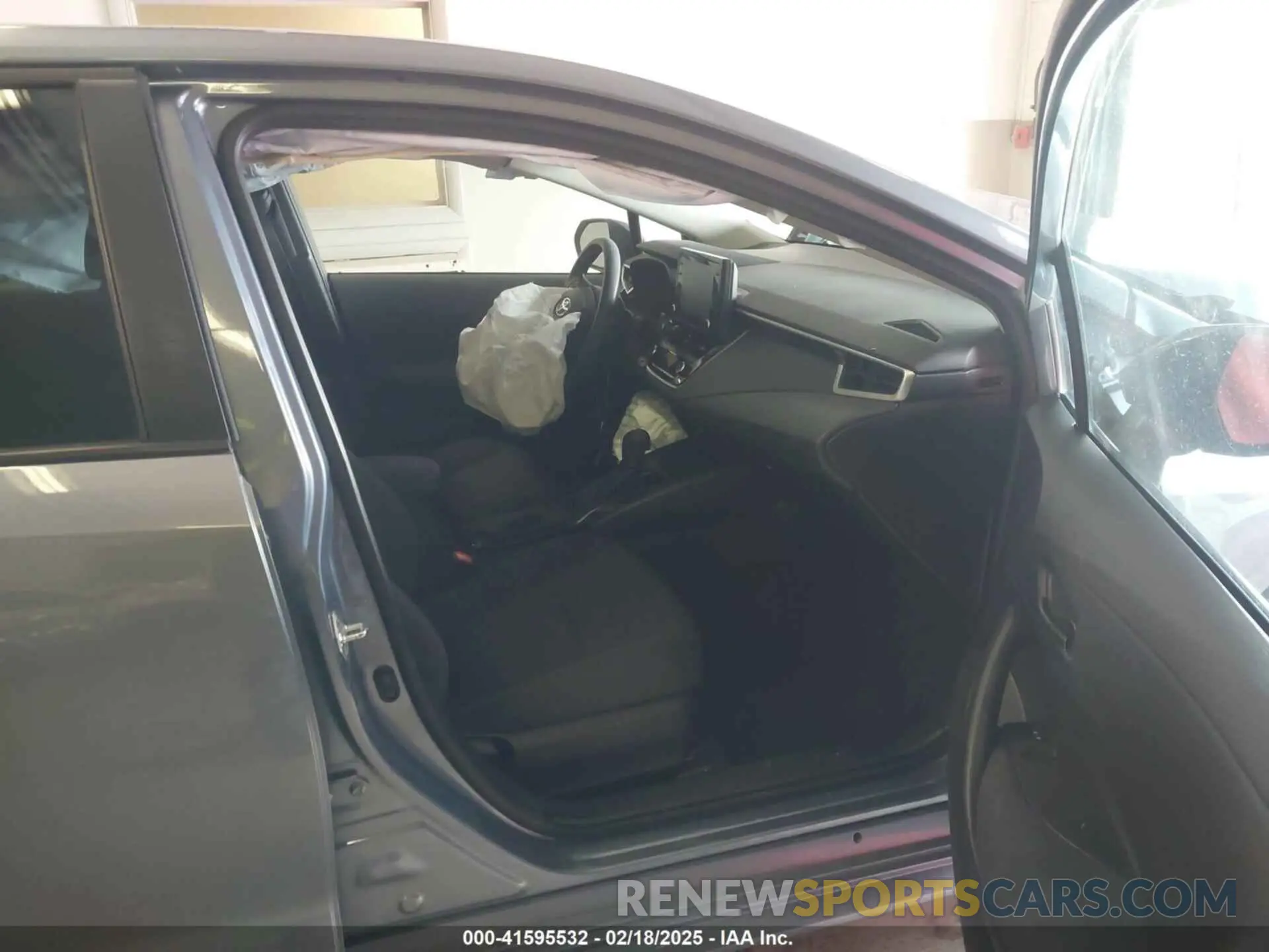 5 Photograph of a damaged car 5YFEPMAE2NP383911 TOYOTA COROLLA 2022