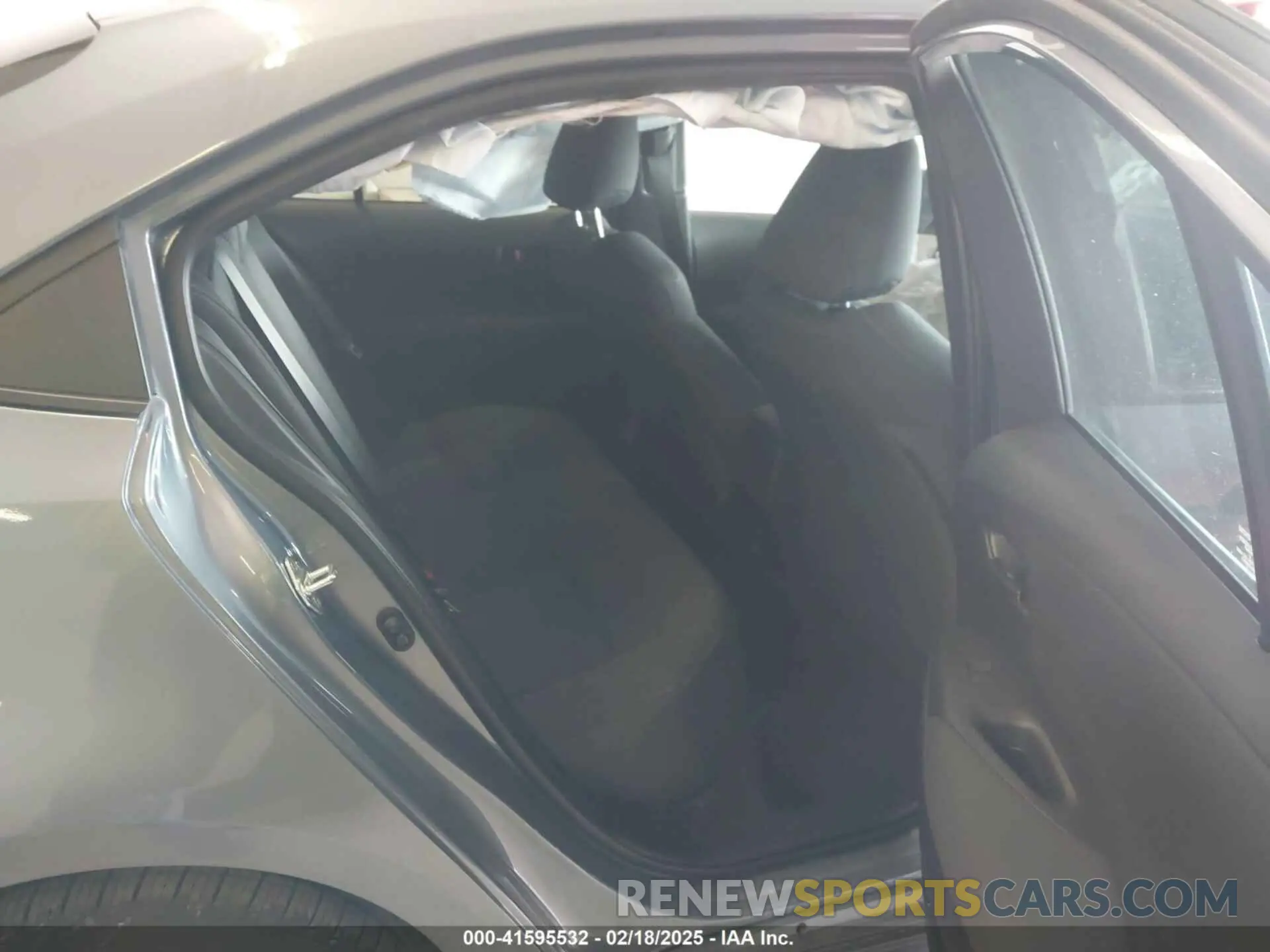 8 Photograph of a damaged car 5YFEPMAE2NP383911 TOYOTA COROLLA 2022