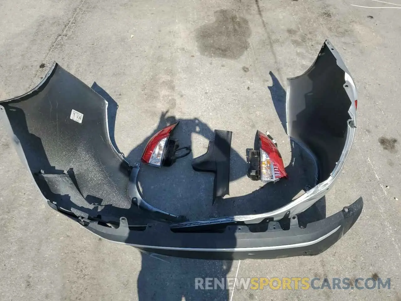 12 Photograph of a damaged car 5YFEPMAE2NP386923 TOYOTA COROLLA 2022