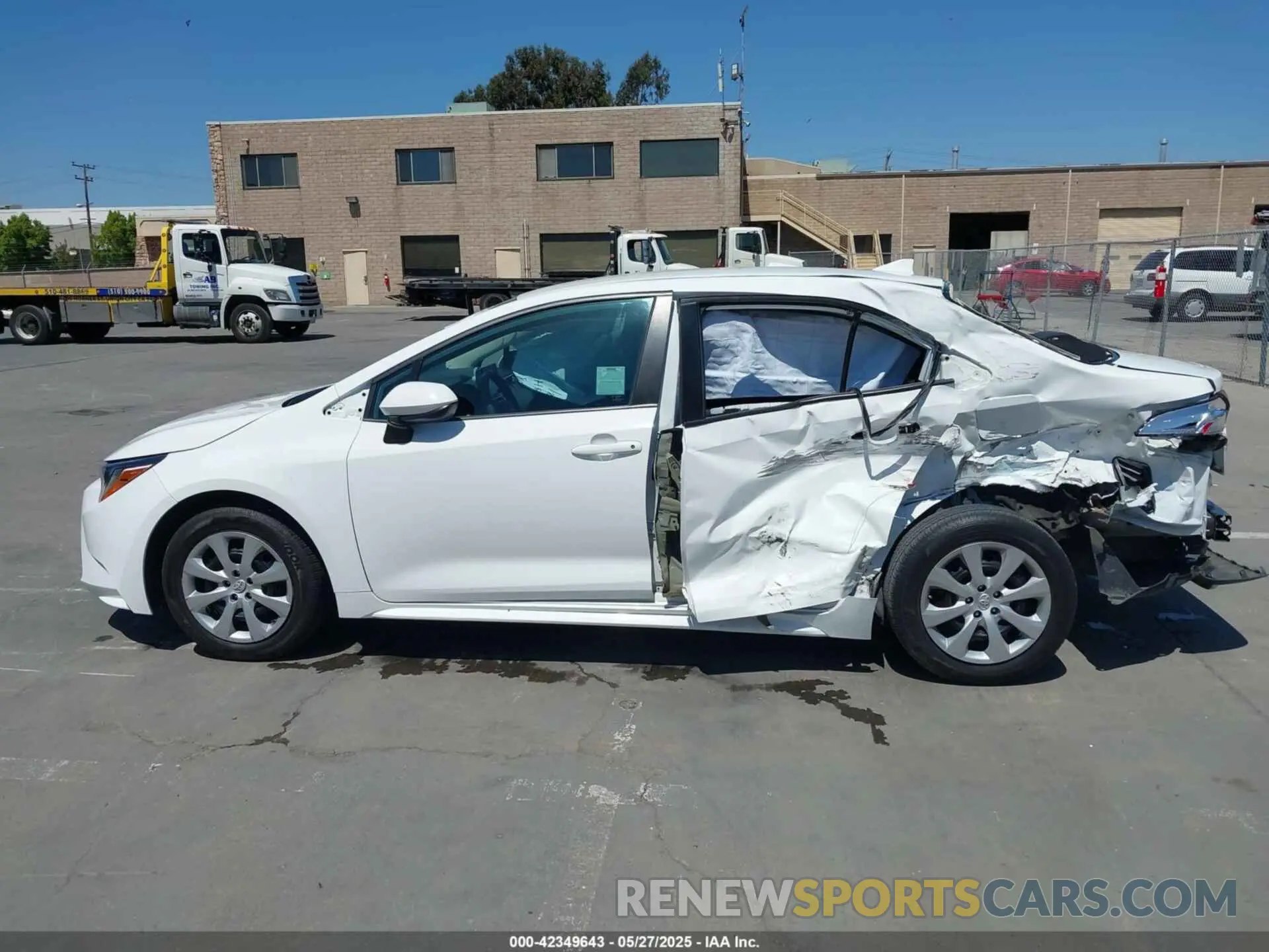 15 Photograph of a damaged car 5YFEPMAE3NP274213 TOYOTA COROLLA 2022