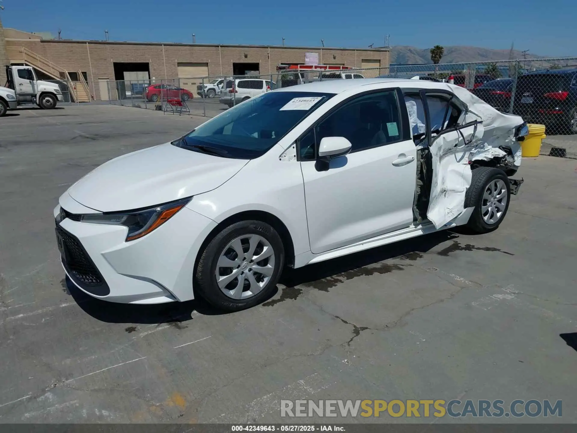2 Photograph of a damaged car 5YFEPMAE3NP274213 TOYOTA COROLLA 2022