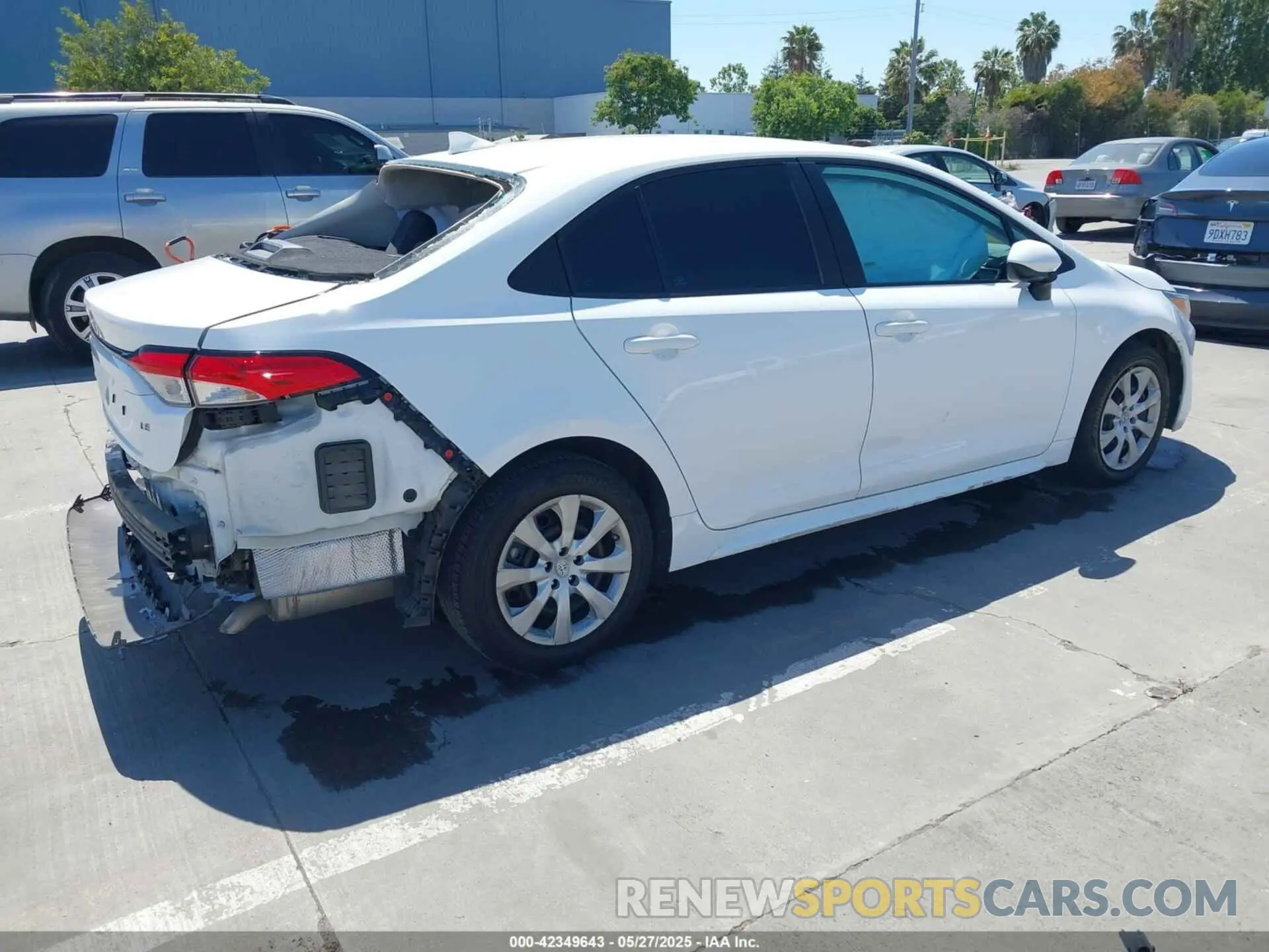 4 Photograph of a damaged car 5YFEPMAE3NP274213 TOYOTA COROLLA 2022