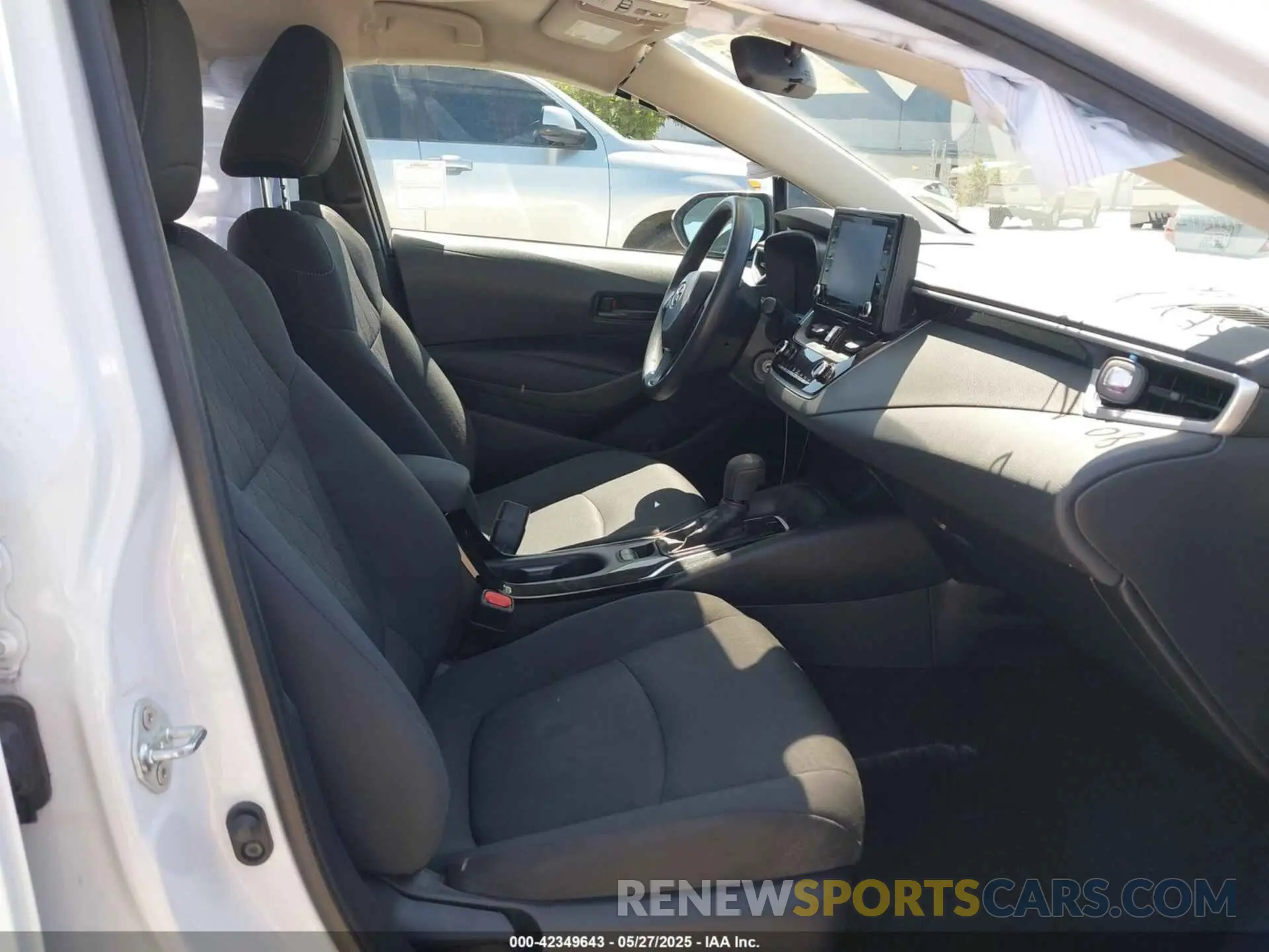 5 Photograph of a damaged car 5YFEPMAE3NP274213 TOYOTA COROLLA 2022
