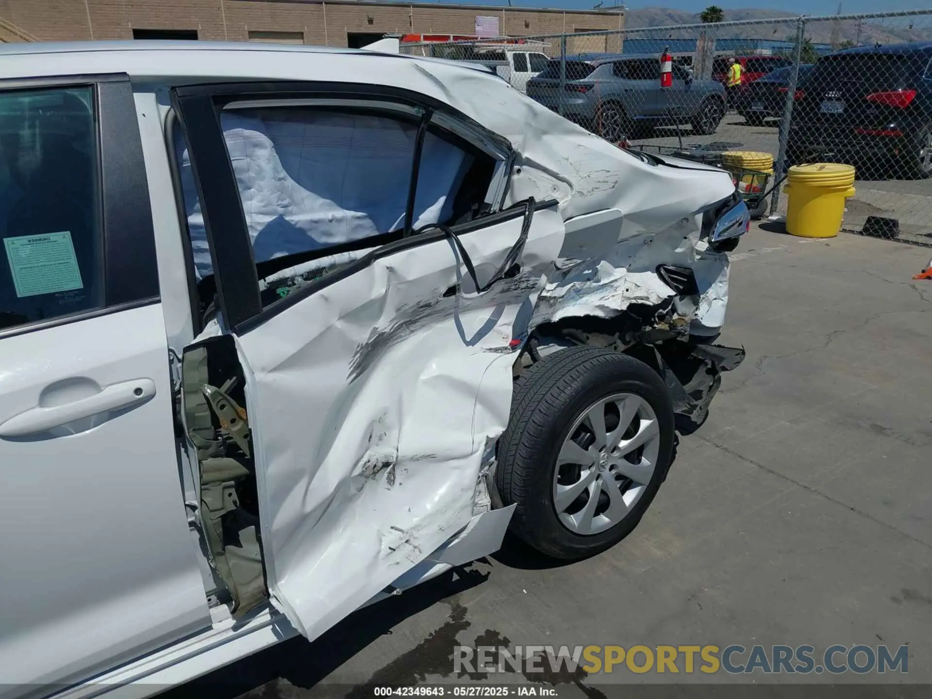 6 Photograph of a damaged car 5YFEPMAE3NP274213 TOYOTA COROLLA 2022