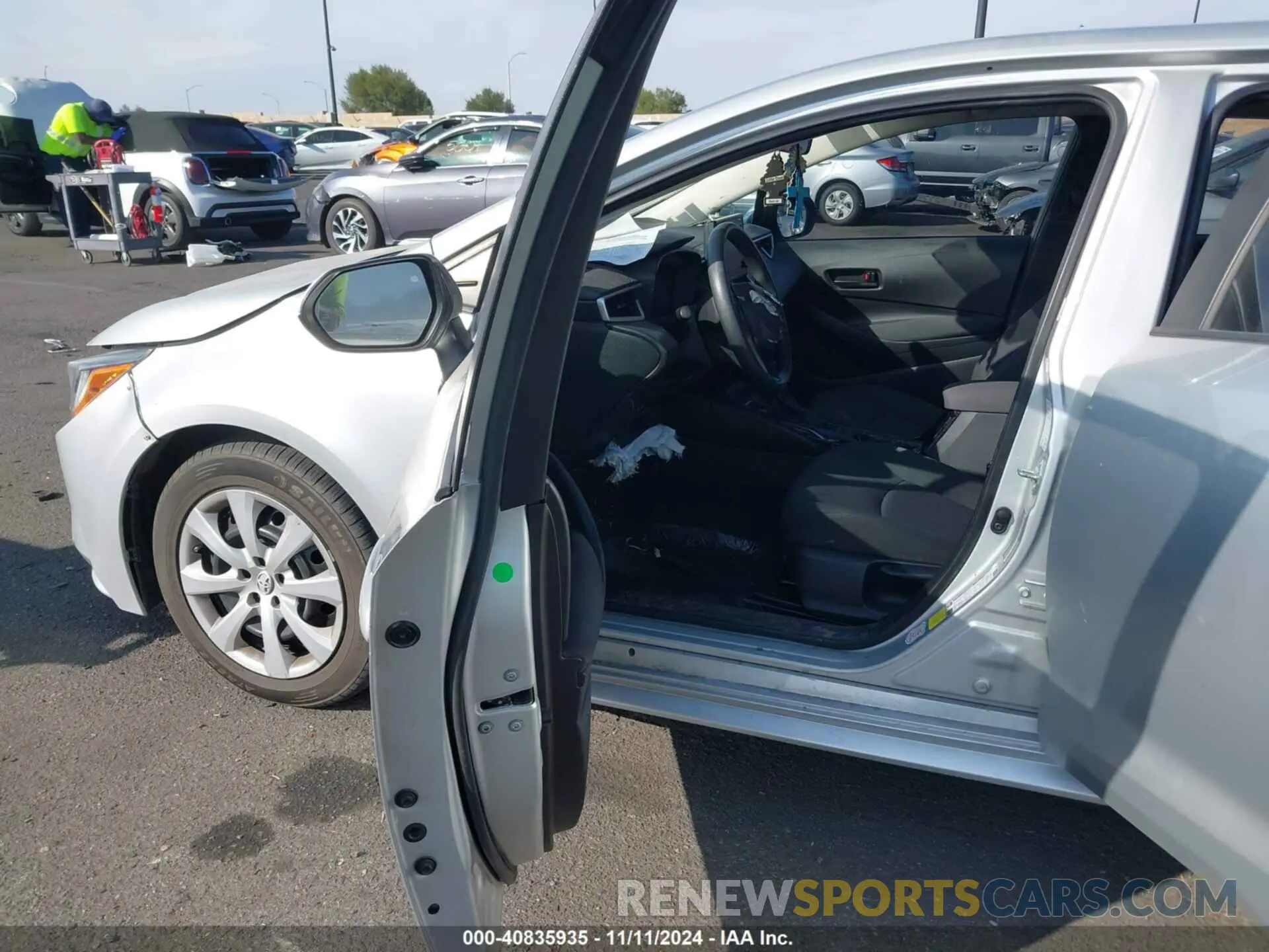 5 Photograph of a damaged car 5YFEPMAE3NP275832 TOYOTA COROLLA 2022