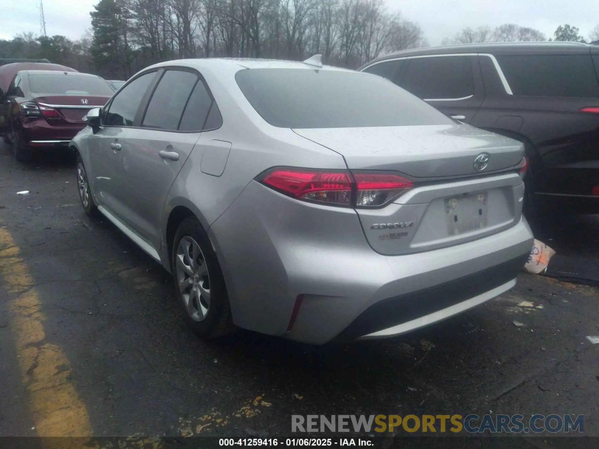 3 Photograph of a damaged car 5YFEPMAE3NP282456 TOYOTA COROLLA 2022