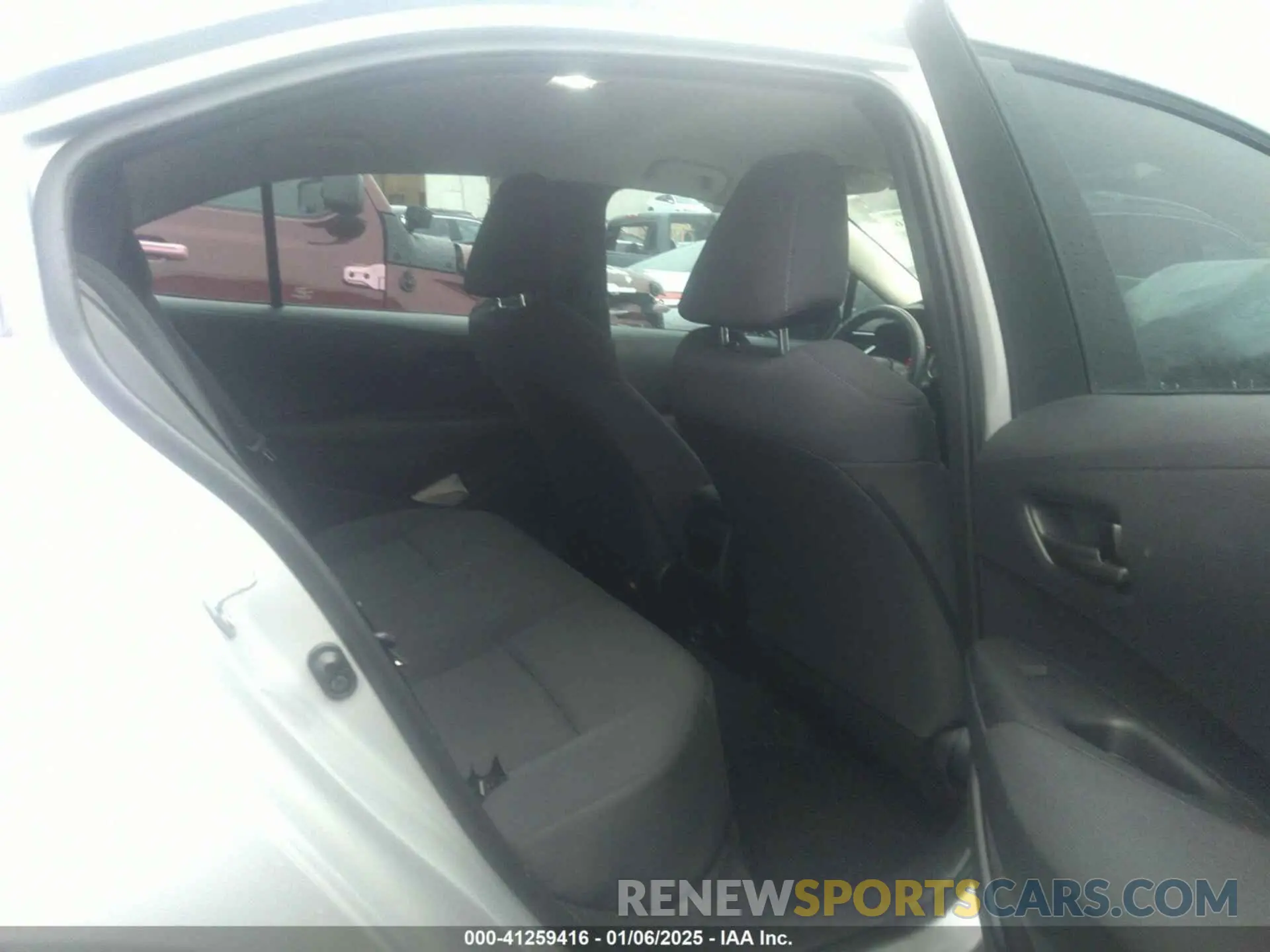 8 Photograph of a damaged car 5YFEPMAE3NP282456 TOYOTA COROLLA 2022