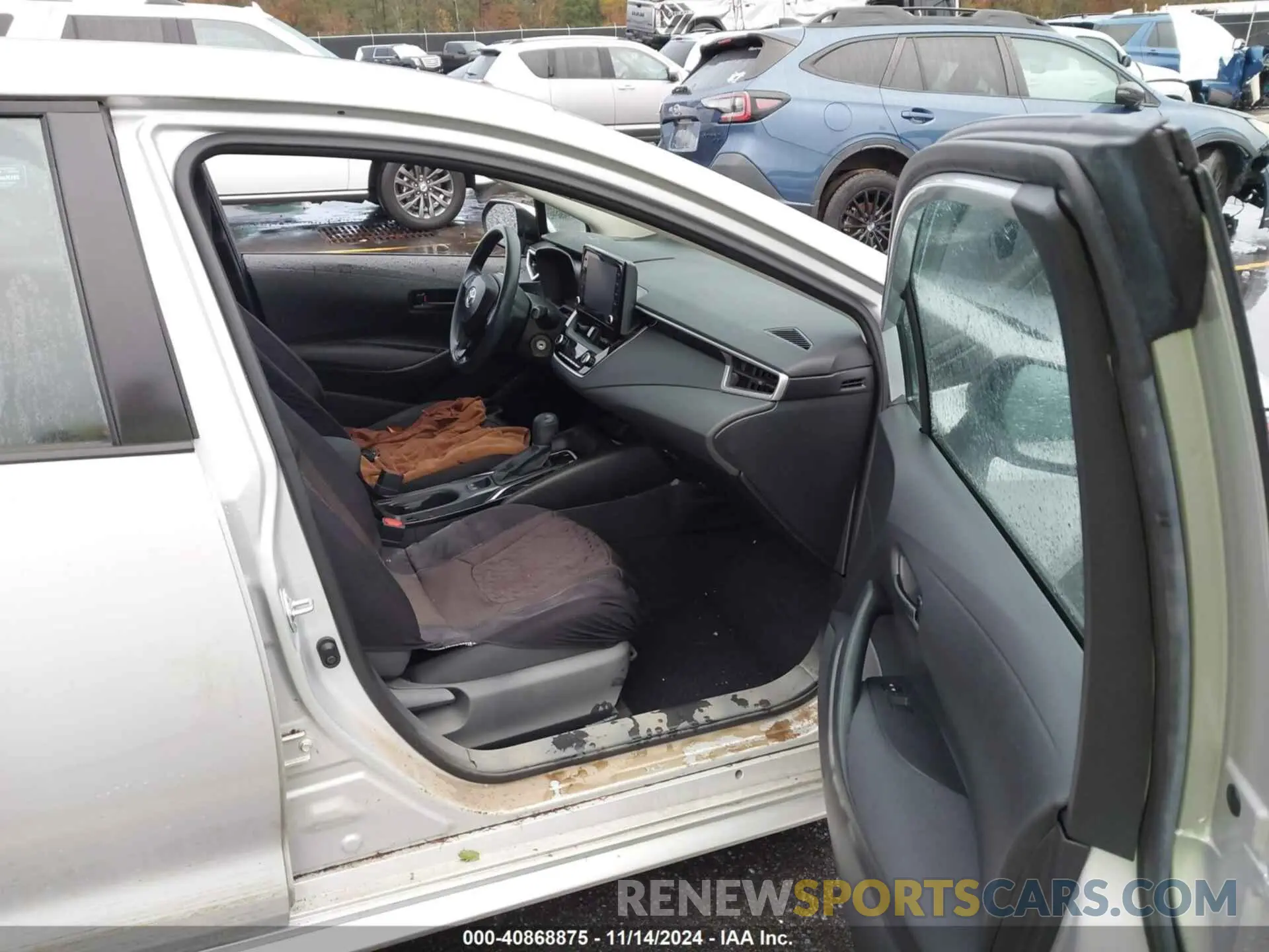 5 Photograph of a damaged car 5YFEPMAE3NP282828 TOYOTA COROLLA 2022
