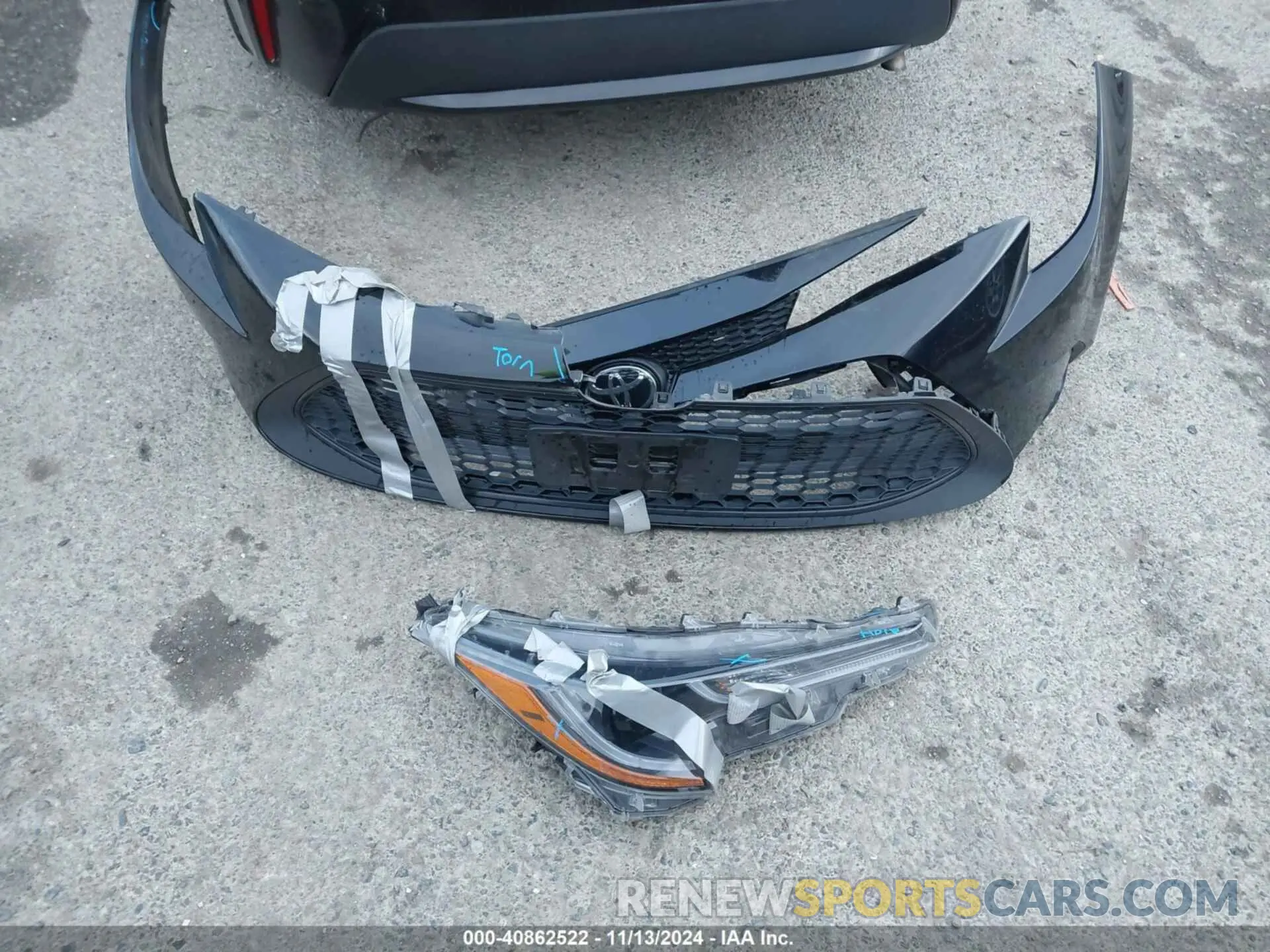 12 Photograph of a damaged car 5YFEPMAE3NP287110 TOYOTA COROLLA 2022