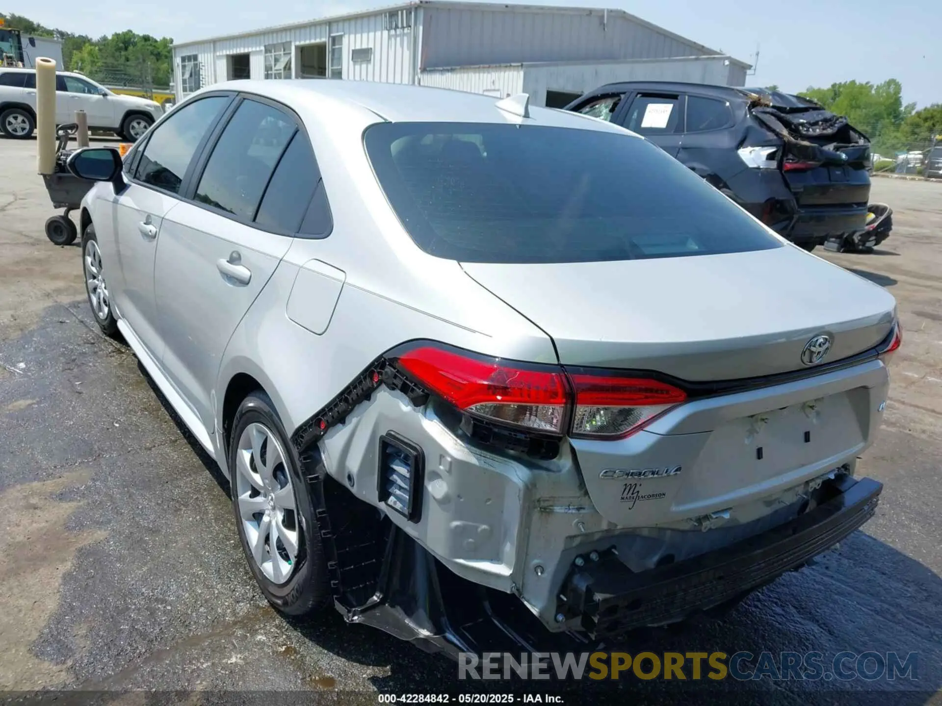 3 Photograph of a damaged car 5YFEPMAE3NP291772 TOYOTA COROLLA 2022