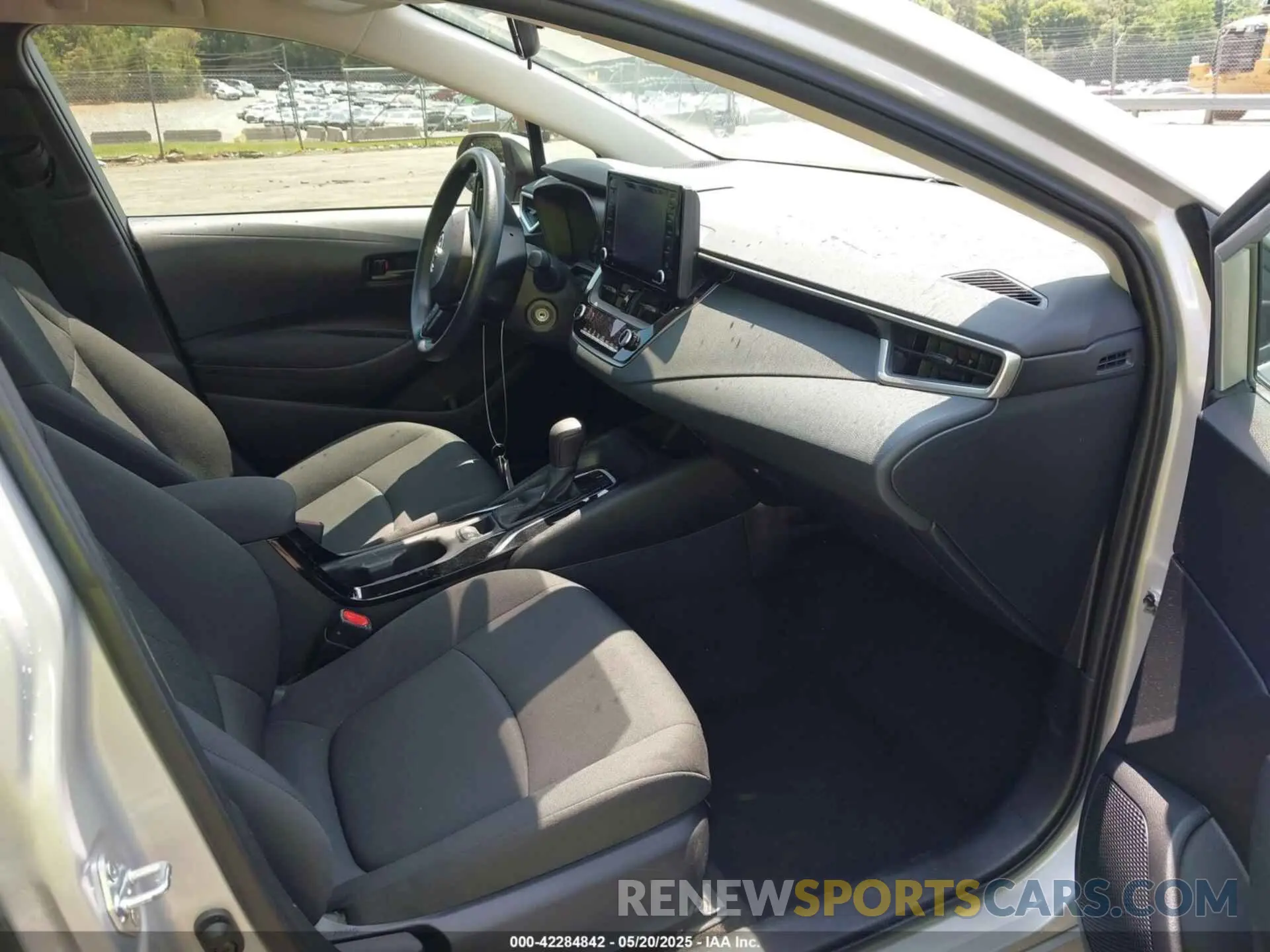 5 Photograph of a damaged car 5YFEPMAE3NP291772 TOYOTA COROLLA 2022