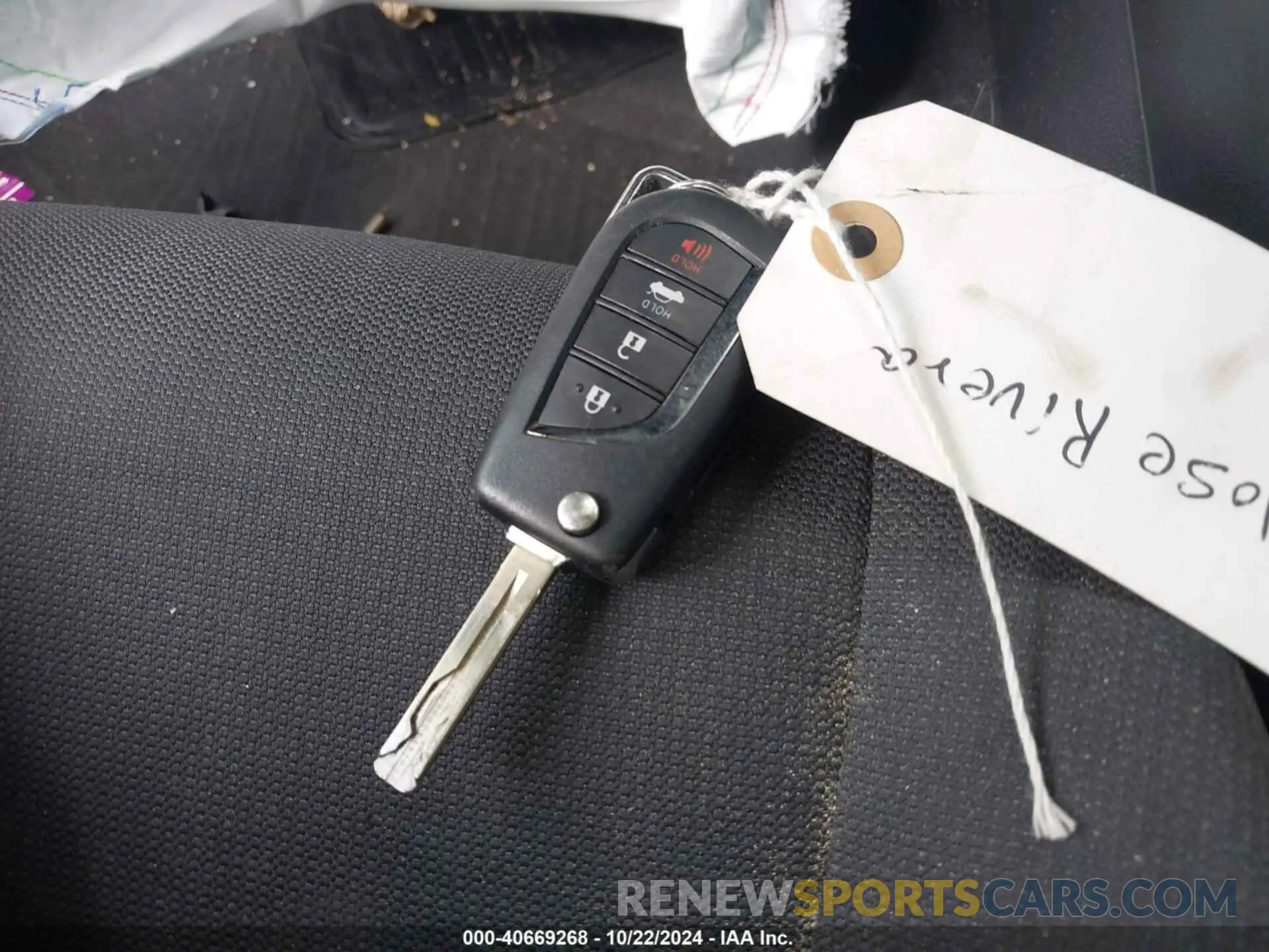 11 Photograph of a damaged car 5YFEPMAE3NP294543 TOYOTA COROLLA 2022