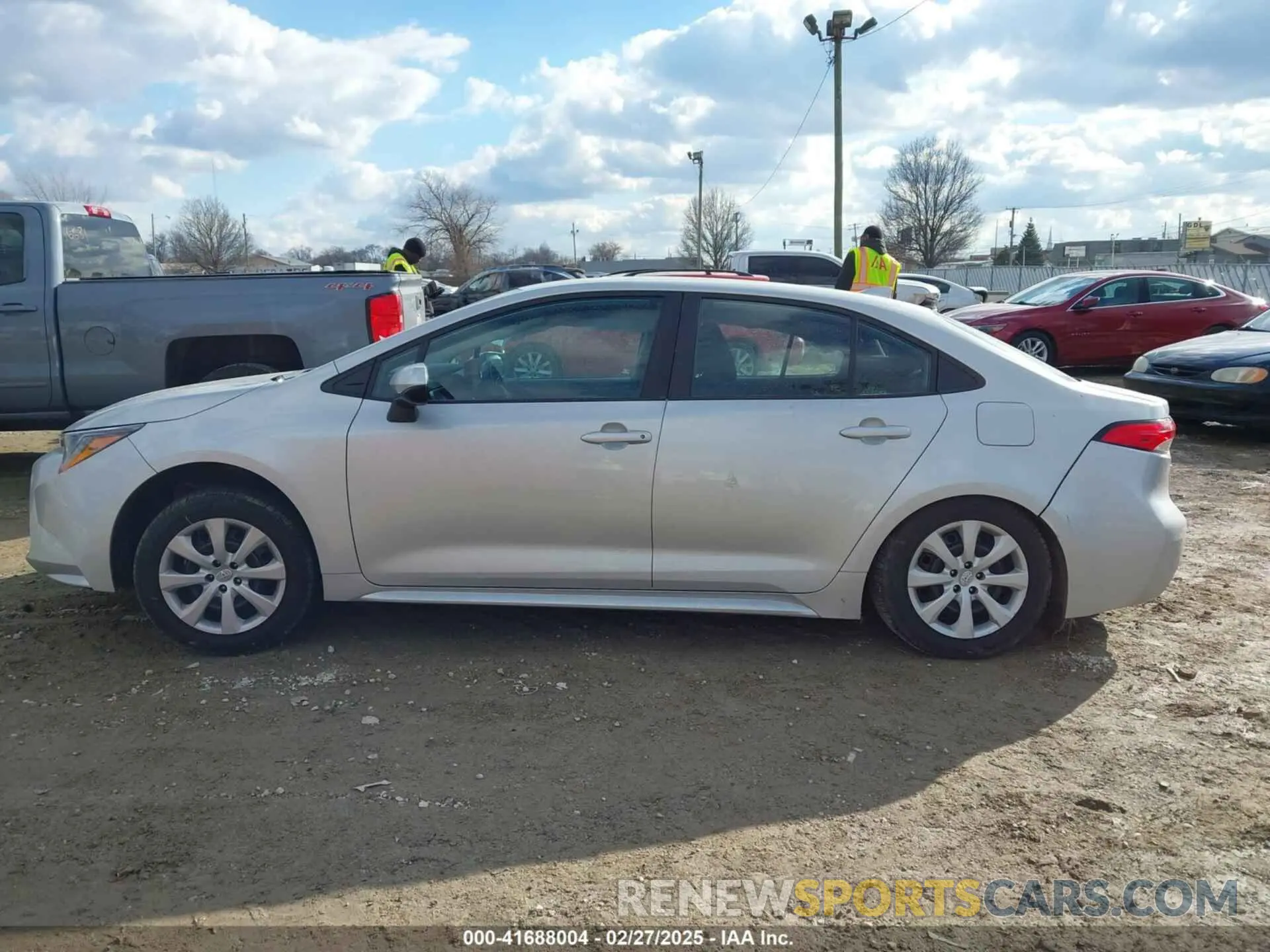 15 Photograph of a damaged car 5YFEPMAE3NP297460 TOYOTA COROLLA 2022