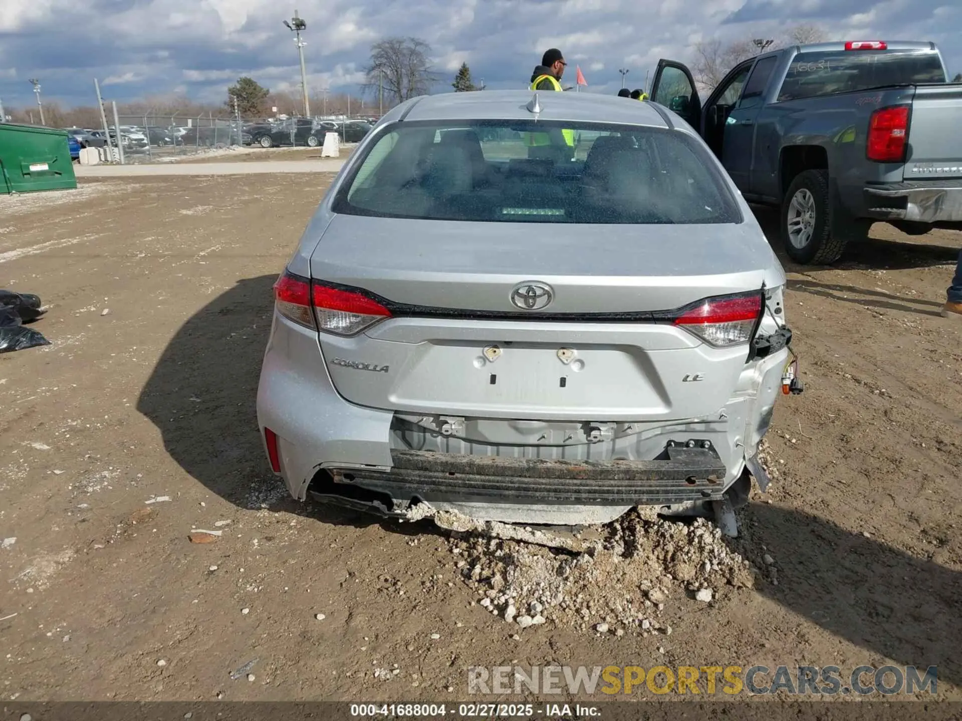 17 Photograph of a damaged car 5YFEPMAE3NP297460 TOYOTA COROLLA 2022