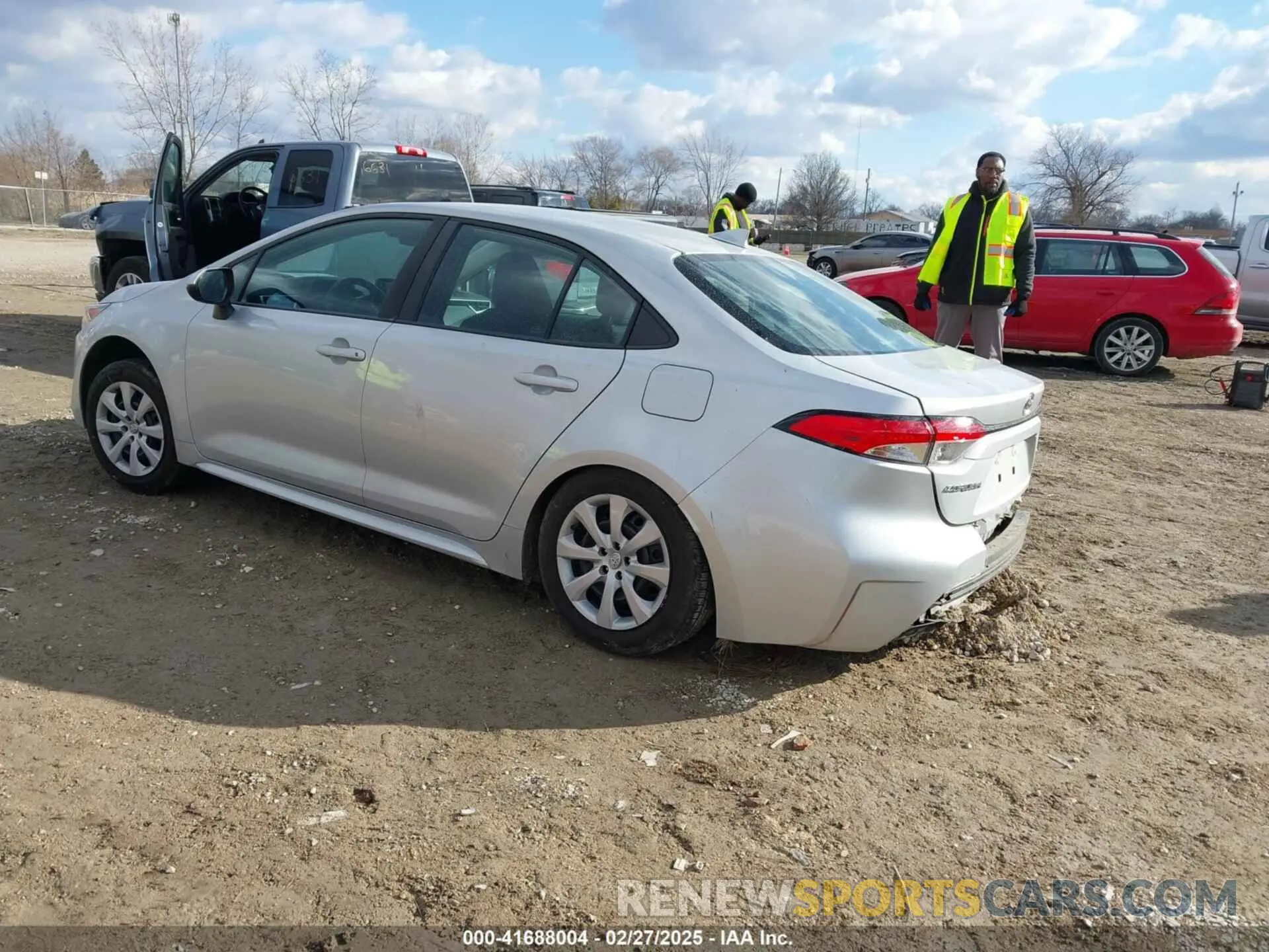 3 Photograph of a damaged car 5YFEPMAE3NP297460 TOYOTA COROLLA 2022